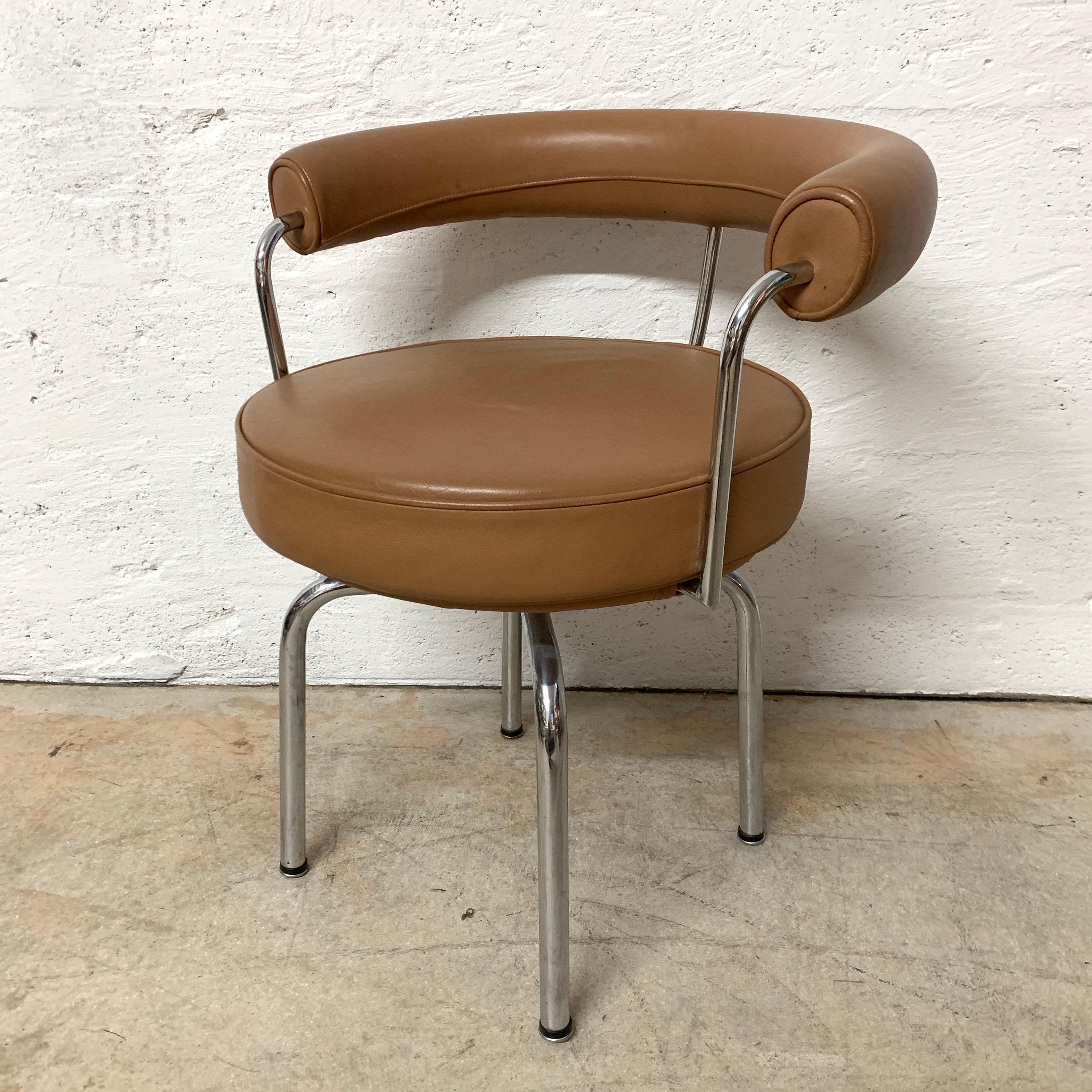 cassina lc7 chair