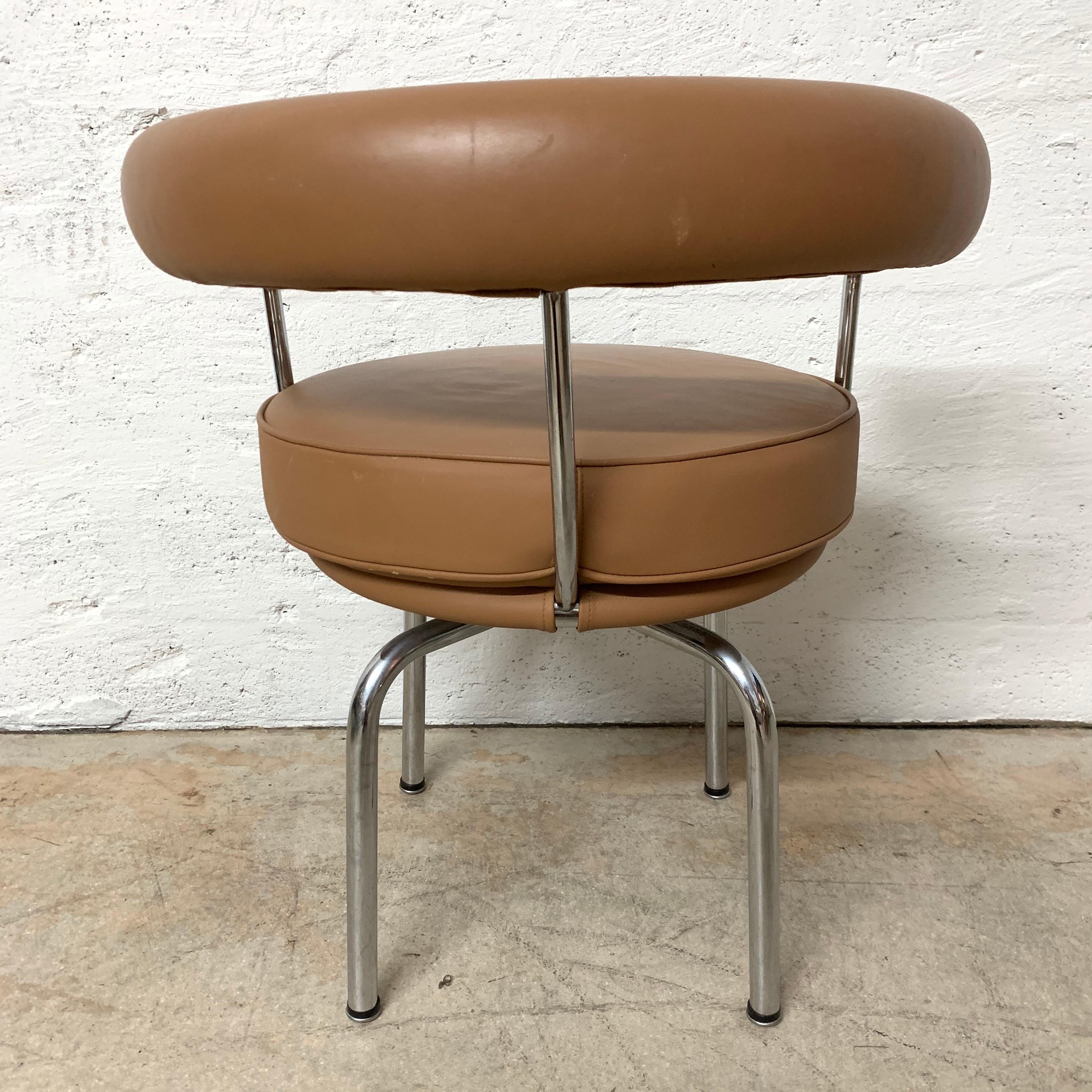Le Corbusier, Perriand, Jeanneret, Stuhl „LC7“ für Cassina, 1970er Jahre im Zustand „Gut“ in Miami, FL