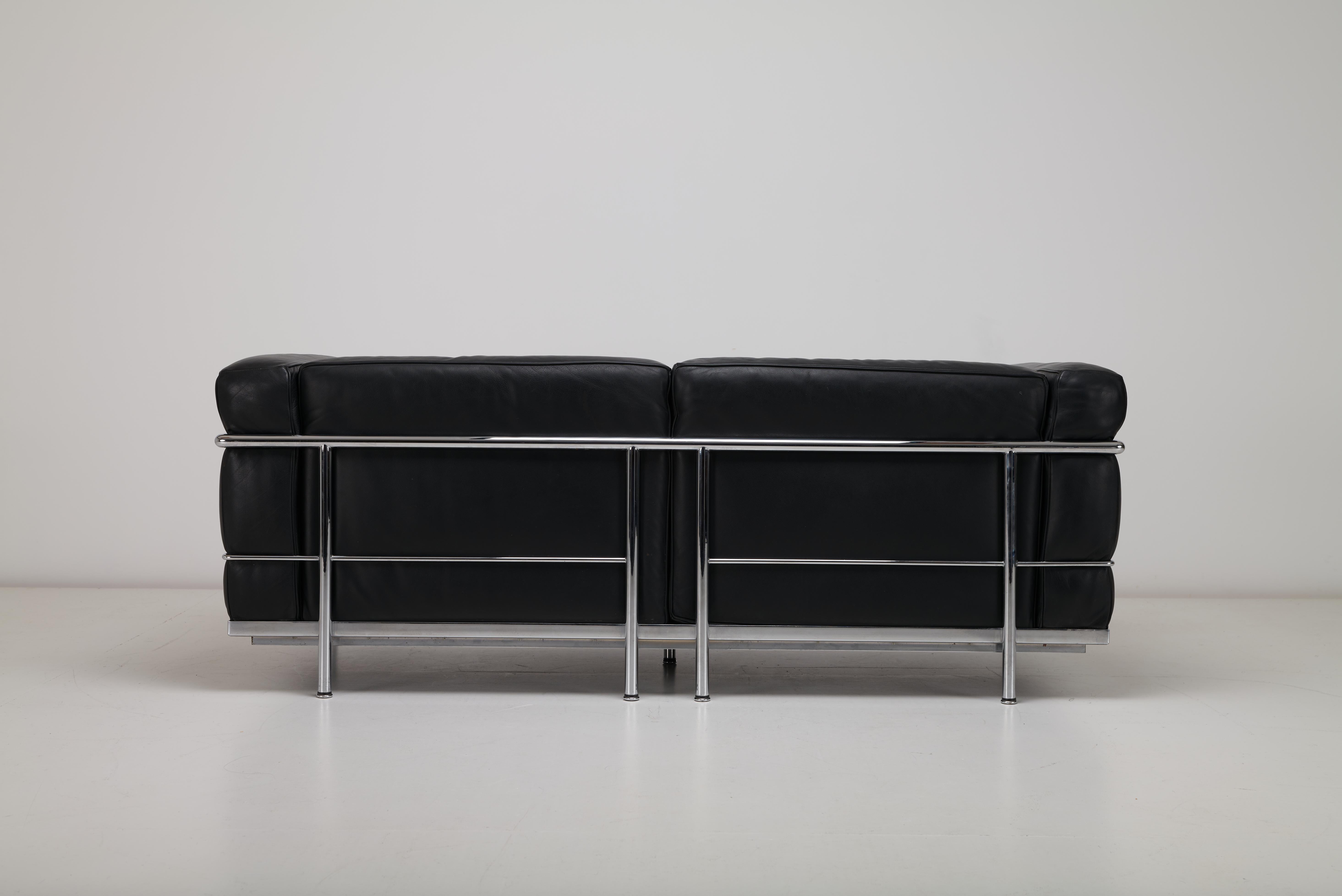 Le Corbusier, Pierre Jeanneret & Charlotte Perriand, Sofá Cassina LC3, años 80 Cuero en venta