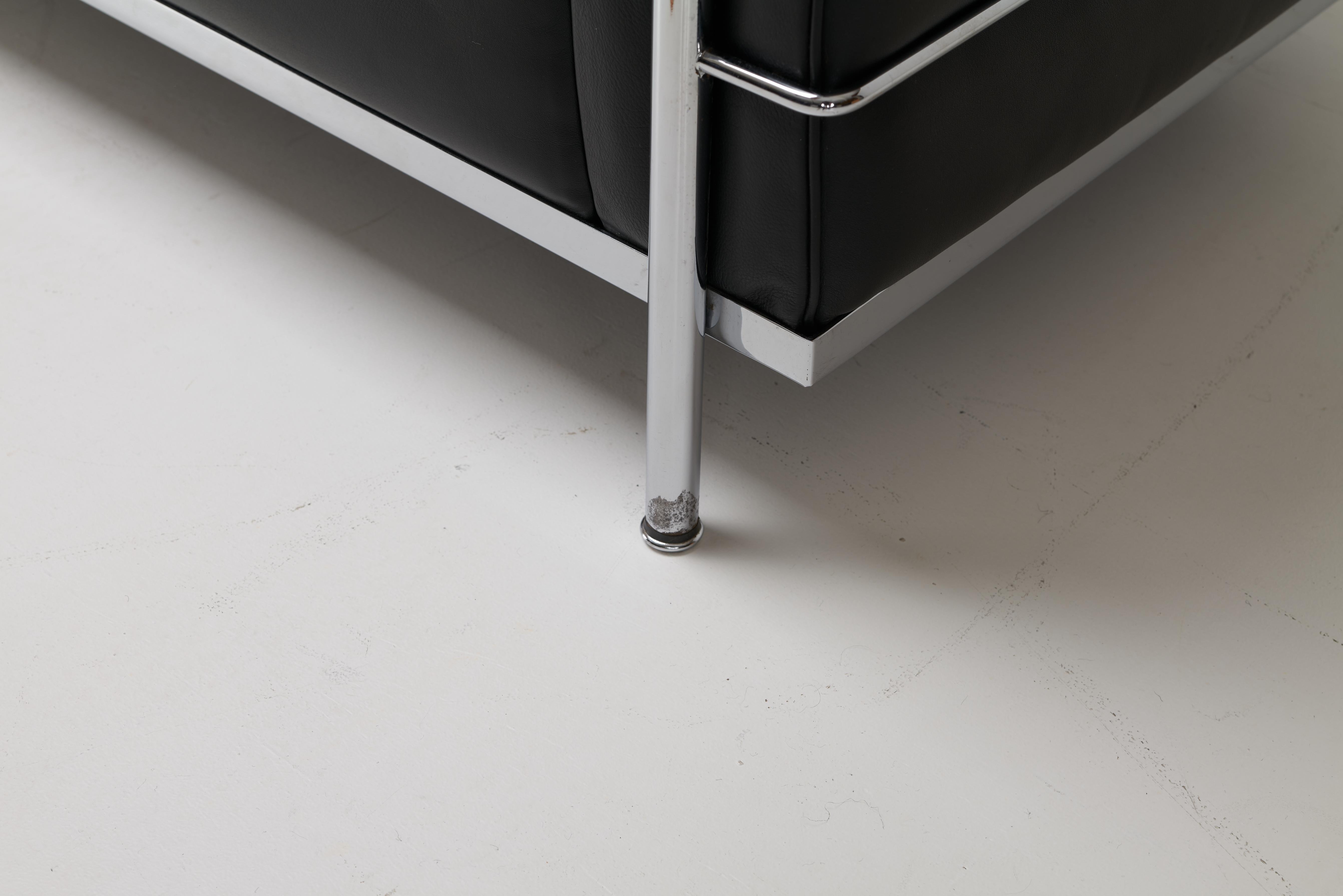 Le Corbusier, Pierre Jeanneret & Charlotte Perriand, Sofá Cassina LC3, años 80 en venta 3