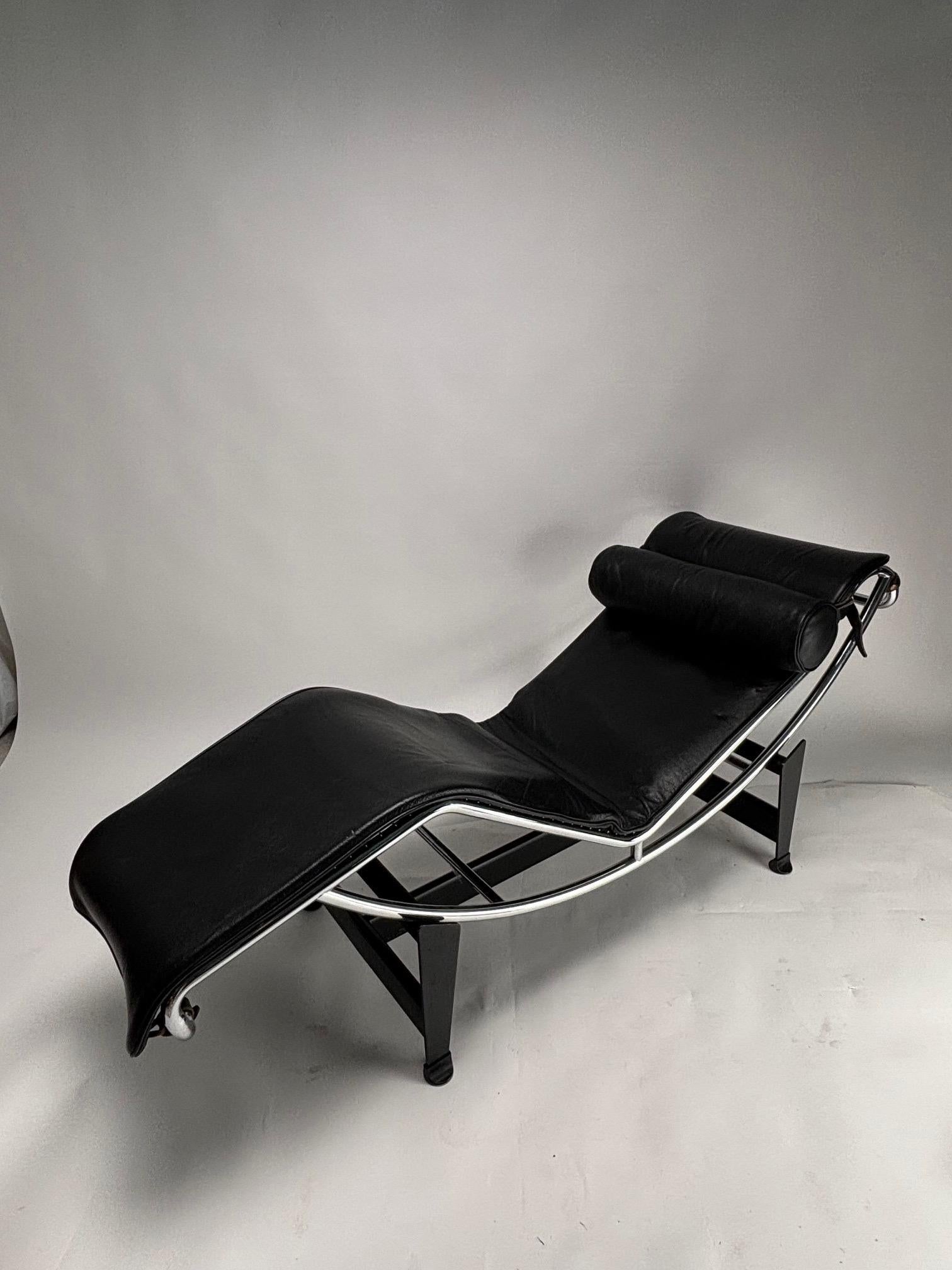 Bauhaus Le Corbusier, Pierre Jeanneret, Charlotte Perriand Chaise Longue LC4 per Cassina