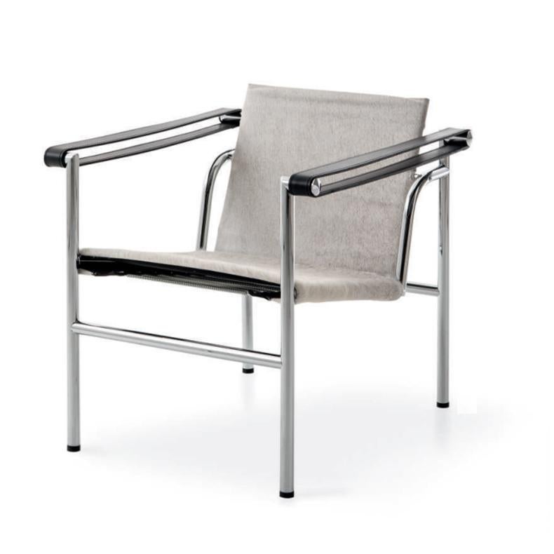 Chair designed by Le Corbusier, Pierre Jeanneret, Charlotte Perriand in 1928. Relaunched in 1965.
Manufactured by Cassina in Italy.

A light, compact chair designed and presented at the 1929 Salon d’Automne along with other important models, such