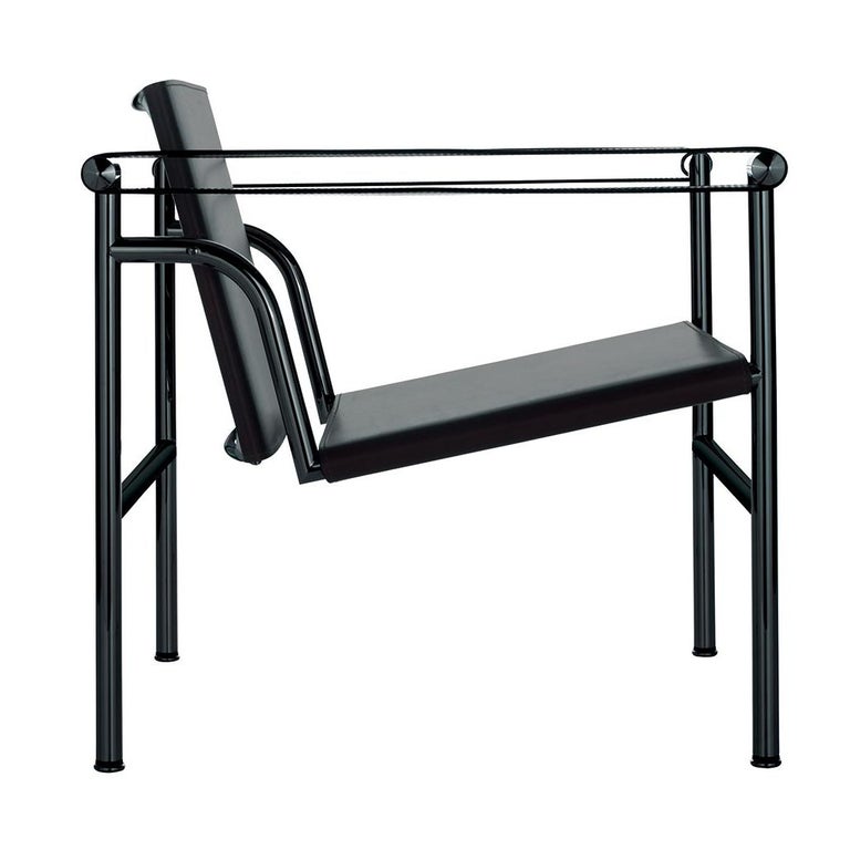 Chair designed by Le Corbusier, Pierre Jeanneret, Charlotte Perriand in 1928. Relaunched in 1965.
Manufactured by Cassina in Italy.

A light, compact chair designed and presented at the 1929 Salon d’Automne along with other important models, such