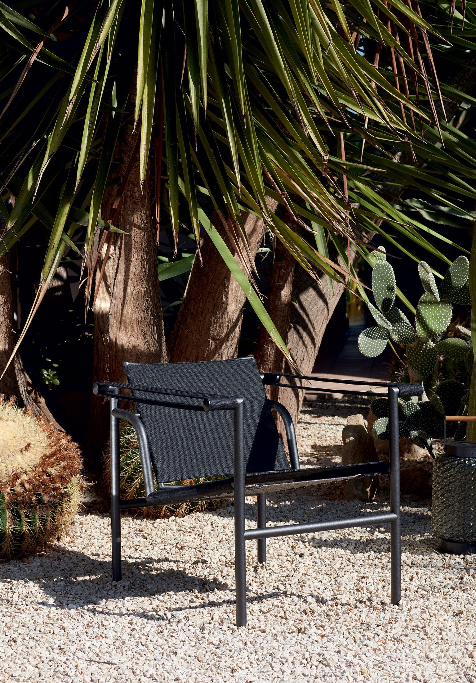Le Corbusier, Pierre Jeanneret, Charlotte Perriand LC1 Outdoor-Stuhl für Cassina im Angebot 4