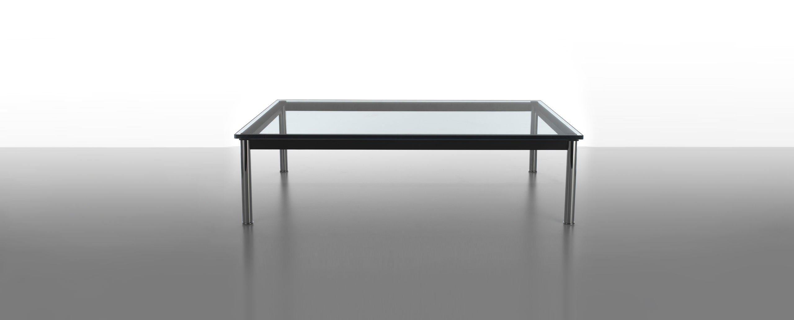 Le Corbusier, Pierre Jeanneret, Charlotte Perriand, LC10 Niedriger Tisch von Cassina (Moderne der Mitte des Jahrhunderts) im Angebot