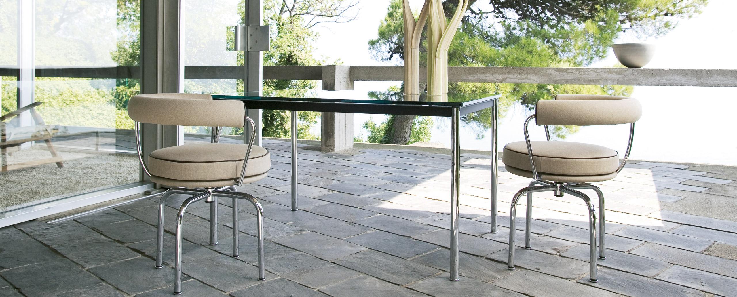 Acier Table LC10 Le Corbusier, Pierre Jeanneret, Charlotte Perriand par Cassina en vente
