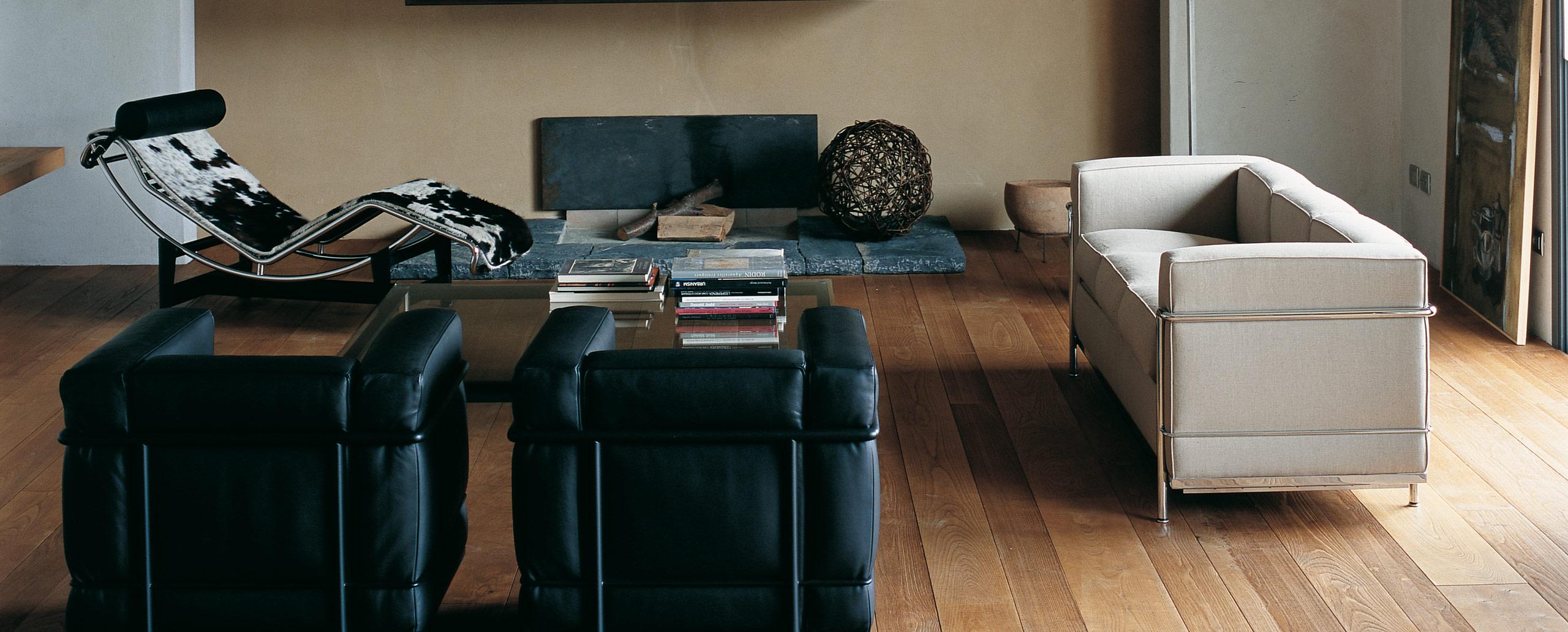 Italian Le Corbusier, Pierre Jeanneret, Charlotte Perriand LC2 Divano Two-Seat Sofa