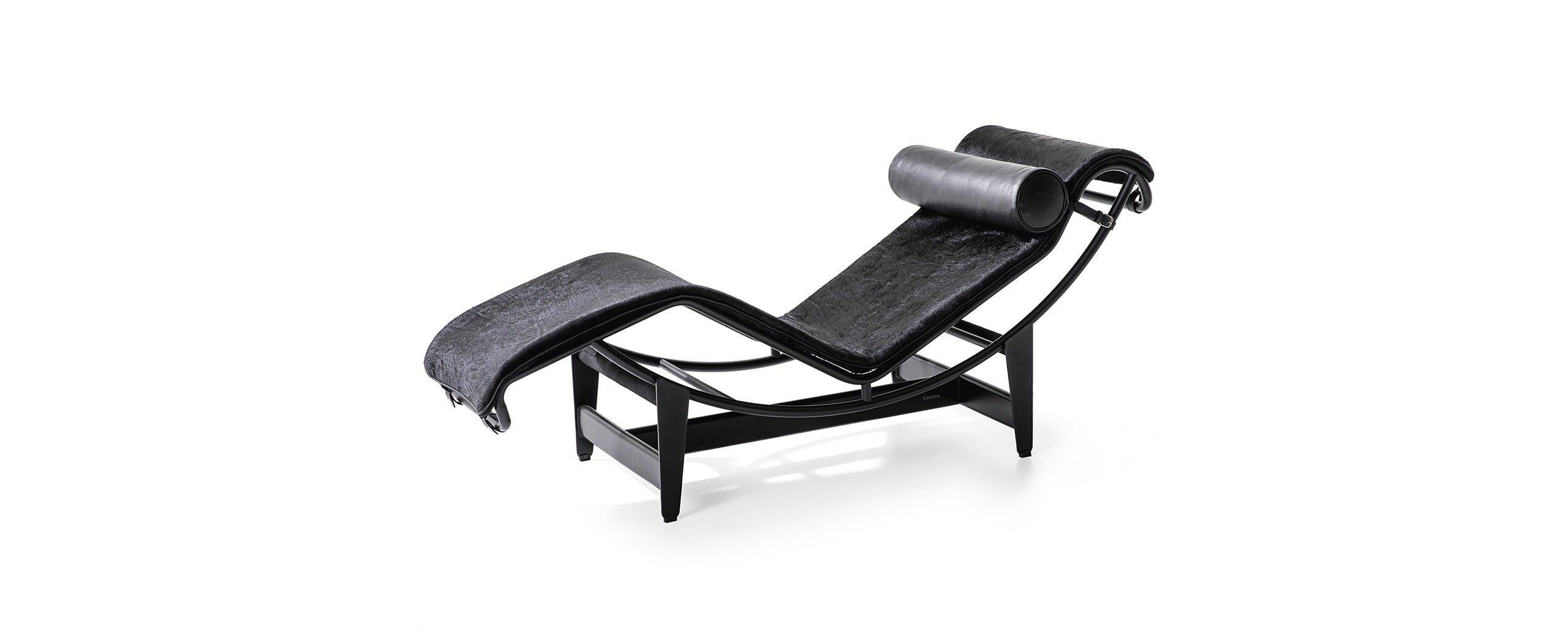 Chaise lounge designed by Le Corbusier, Pierre Jeanneret, Charlotte Perriand in 1965. Relaunched in 2019.
Manufactured by Cassina in Italy.

One of Cassina’s worldwide best-sellers, the LC4 is the quintessential chaise longue, designed in 1928, and