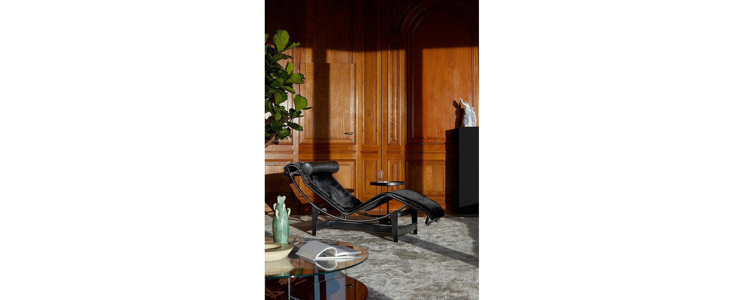 Italian Le Corbusier, Pierre Jeanneret, Charlotte Perriand LC4 Noire Chaise Lounge