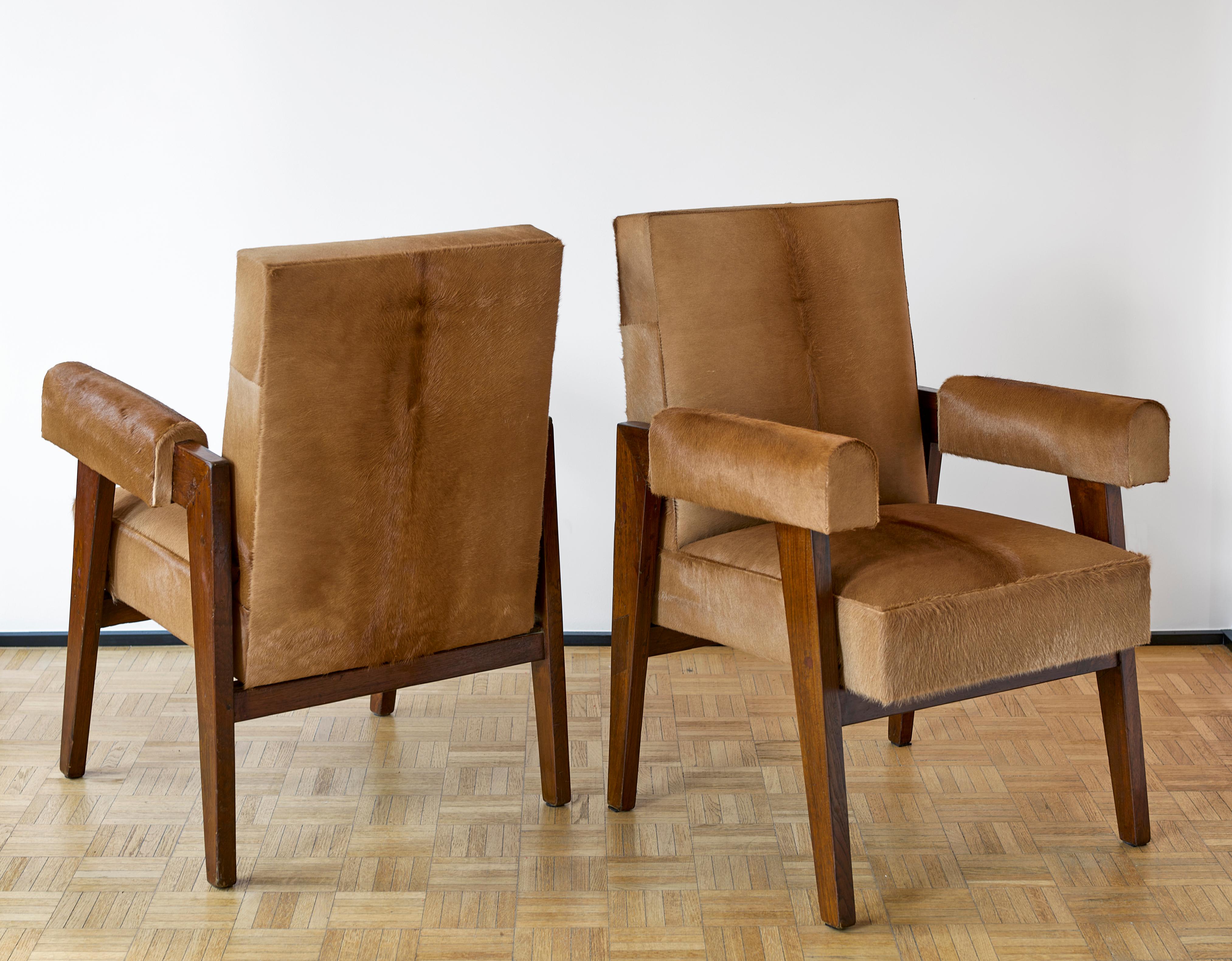 Indien Le Corbusier & Pierre Jeanneret, LC/PJ-SI-41-A, fauteuil d'avocat et fauteuil de presse en vente