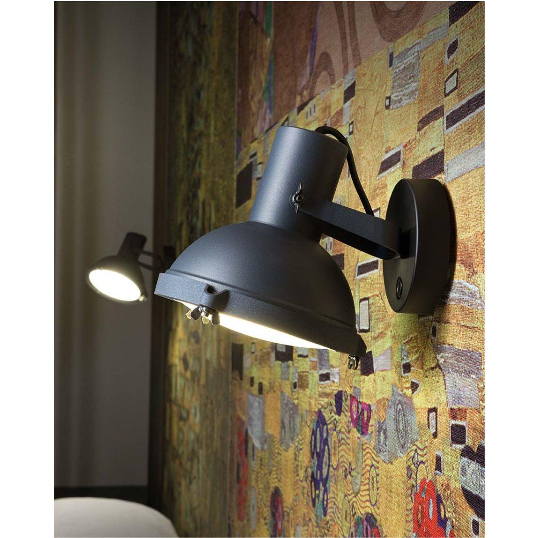 Le Corbusier 'Projecteur 165' wall / ceiling lamp for Nemo in night blue.

Inspired by Le Corbusier 1950's design of the Projecteur 365, the 'Projecteur 165' is the versatile ceiling or wall lamp version of the iconic Projecteur 365 originally
