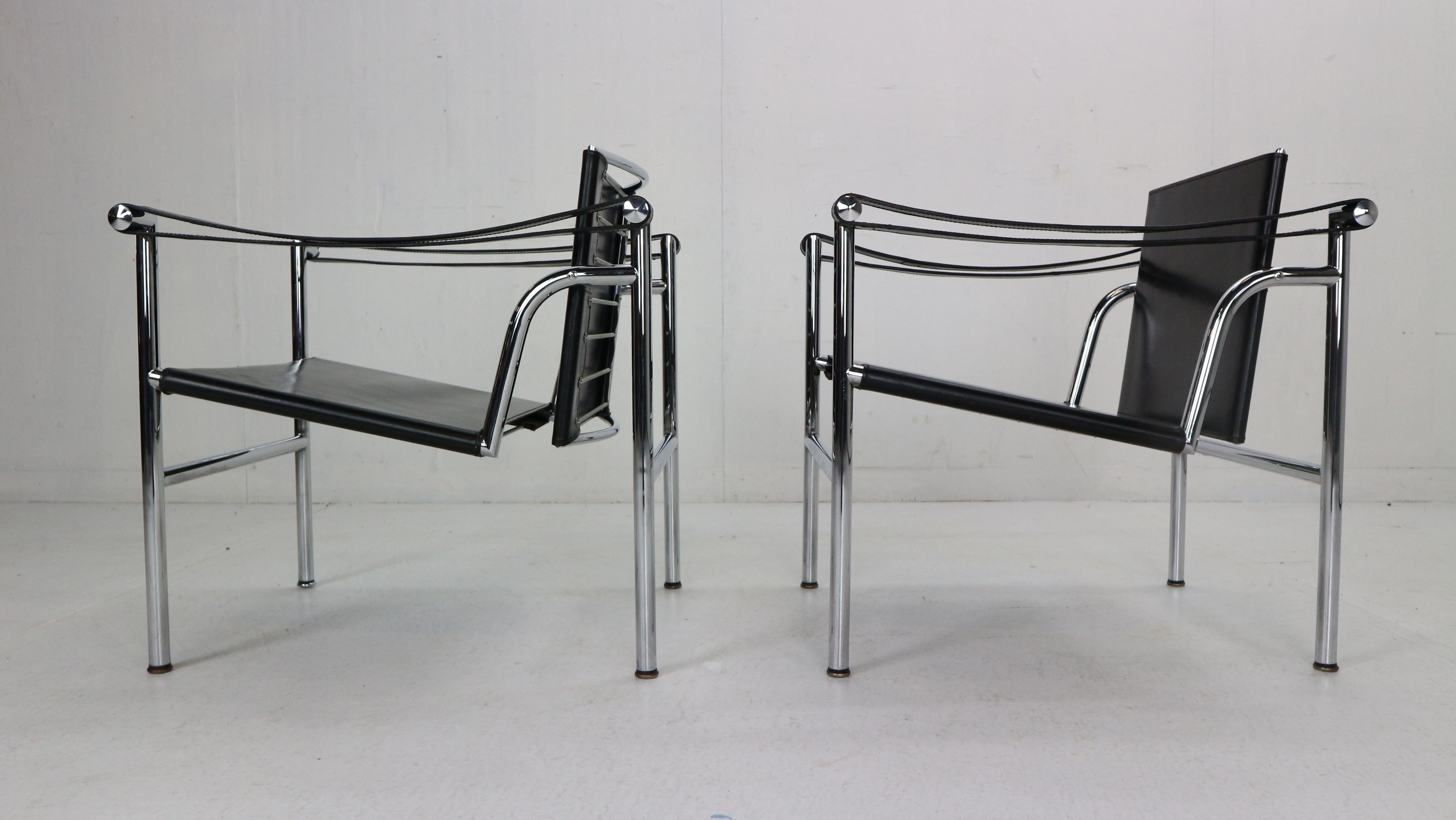 Late 20th Century Le Corbusier Set of 2 Black Leather Armchairs Model- LC1 for Cassina, 1970s