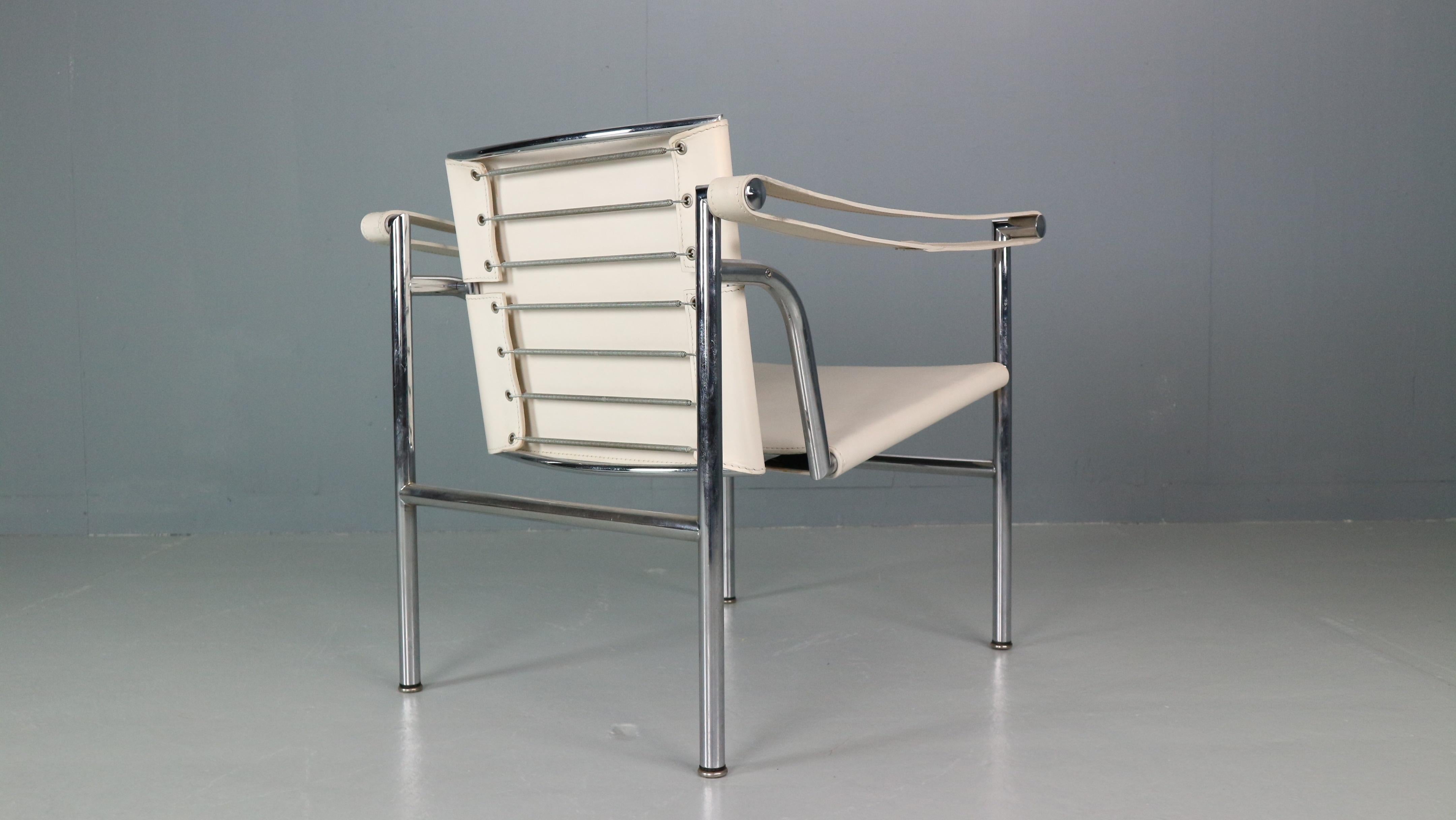 Le Corbusier Set of 2 White Leather Armchairs Model, LC1 for Cassina, 1970s For Sale 1