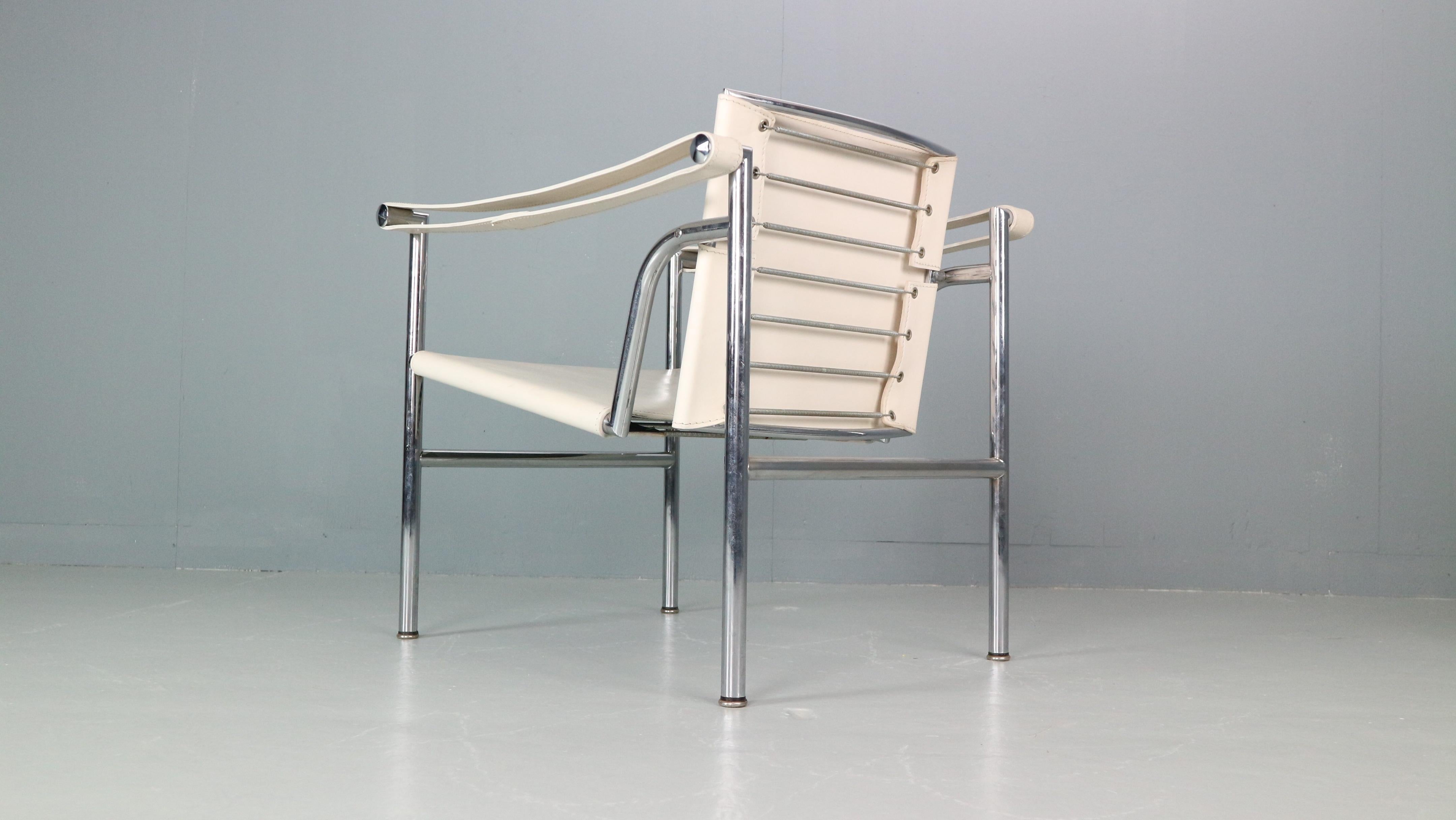 Le Corbusier Set of 2 White Leather Armchairs Model, LC1 for Cassina, 1970s For Sale 2