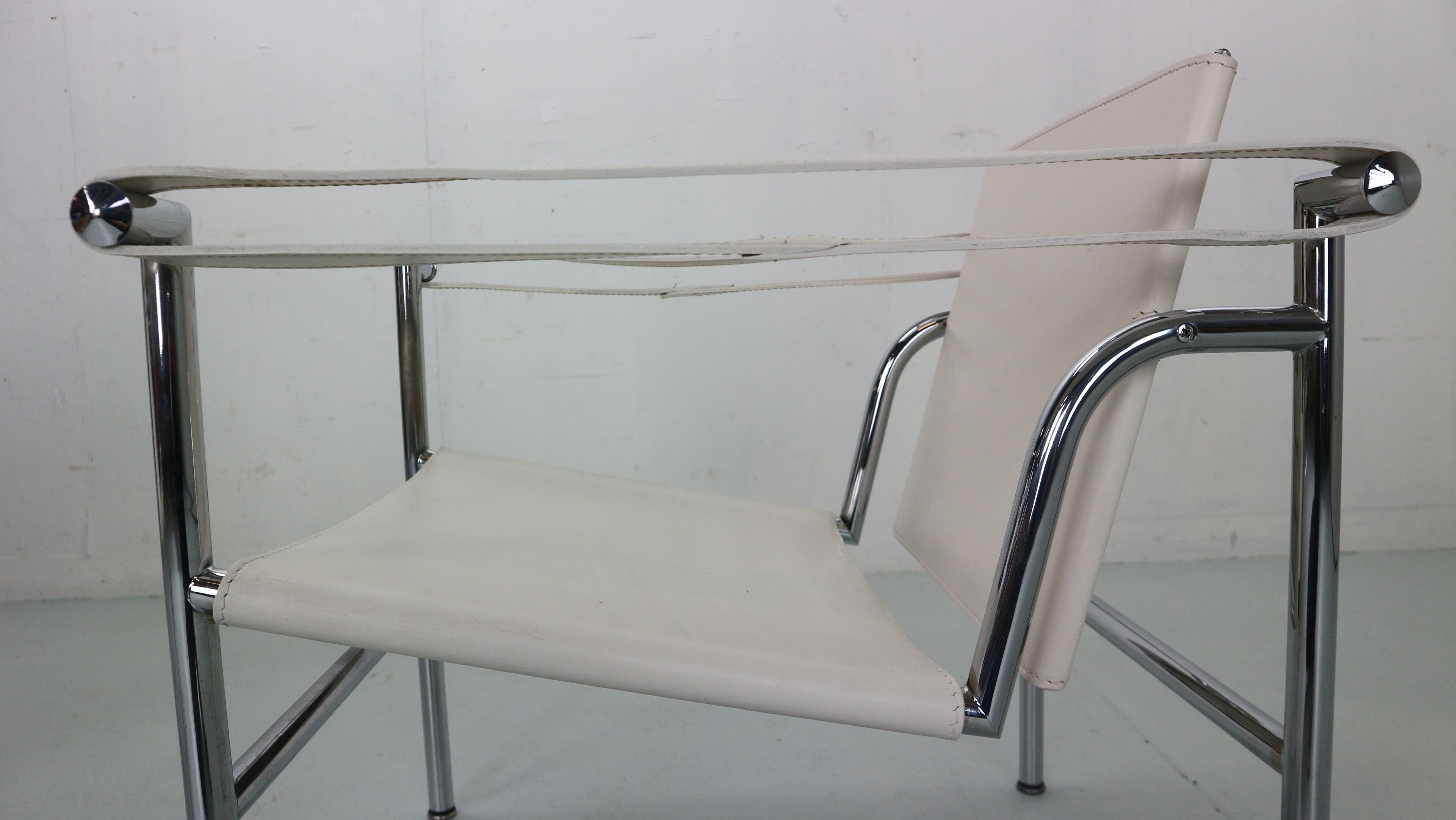 Le Corbusier Set of 2 White Leather Armchairs Model, LC1 for Cassina, 1970s 3