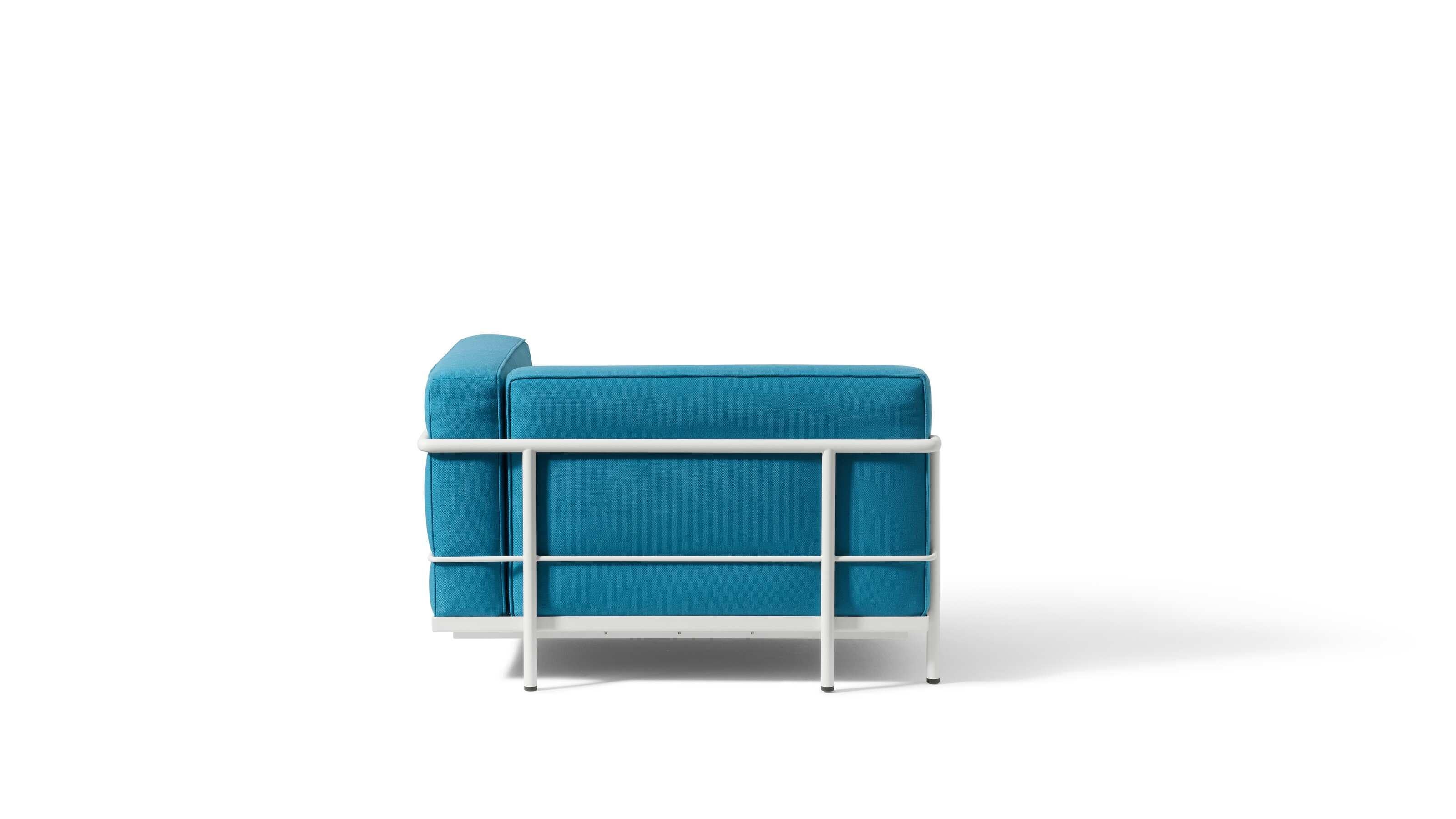 Le Corbusier Set of Two 3 Fauteuil Grand Confort, Méridienne Outdoor Armchair Neuf - En vente à Barcelona, Barcelona