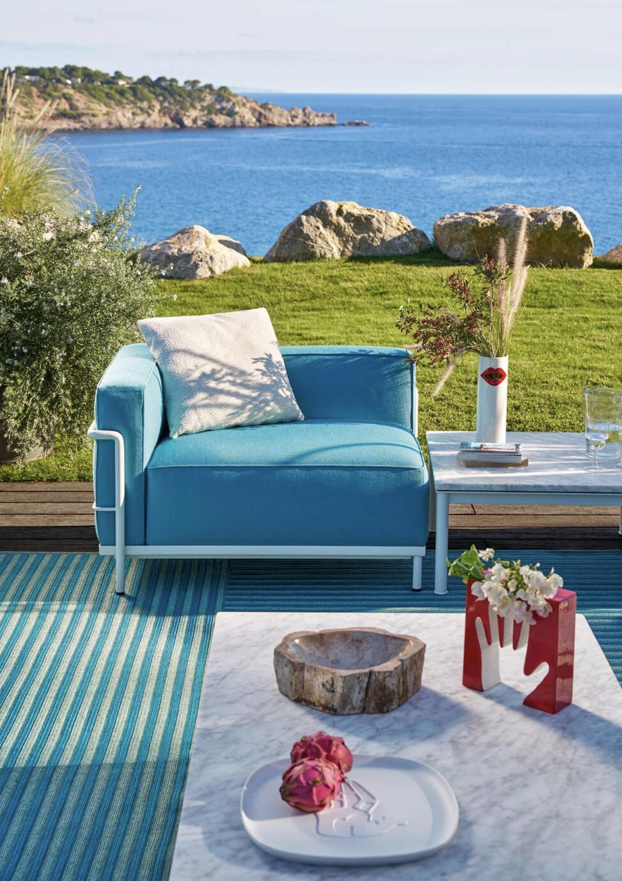 Le Corbusier Set of Two 3 Fauteuil Grand Confort, Méridienne Outdoor Armchair en vente 2