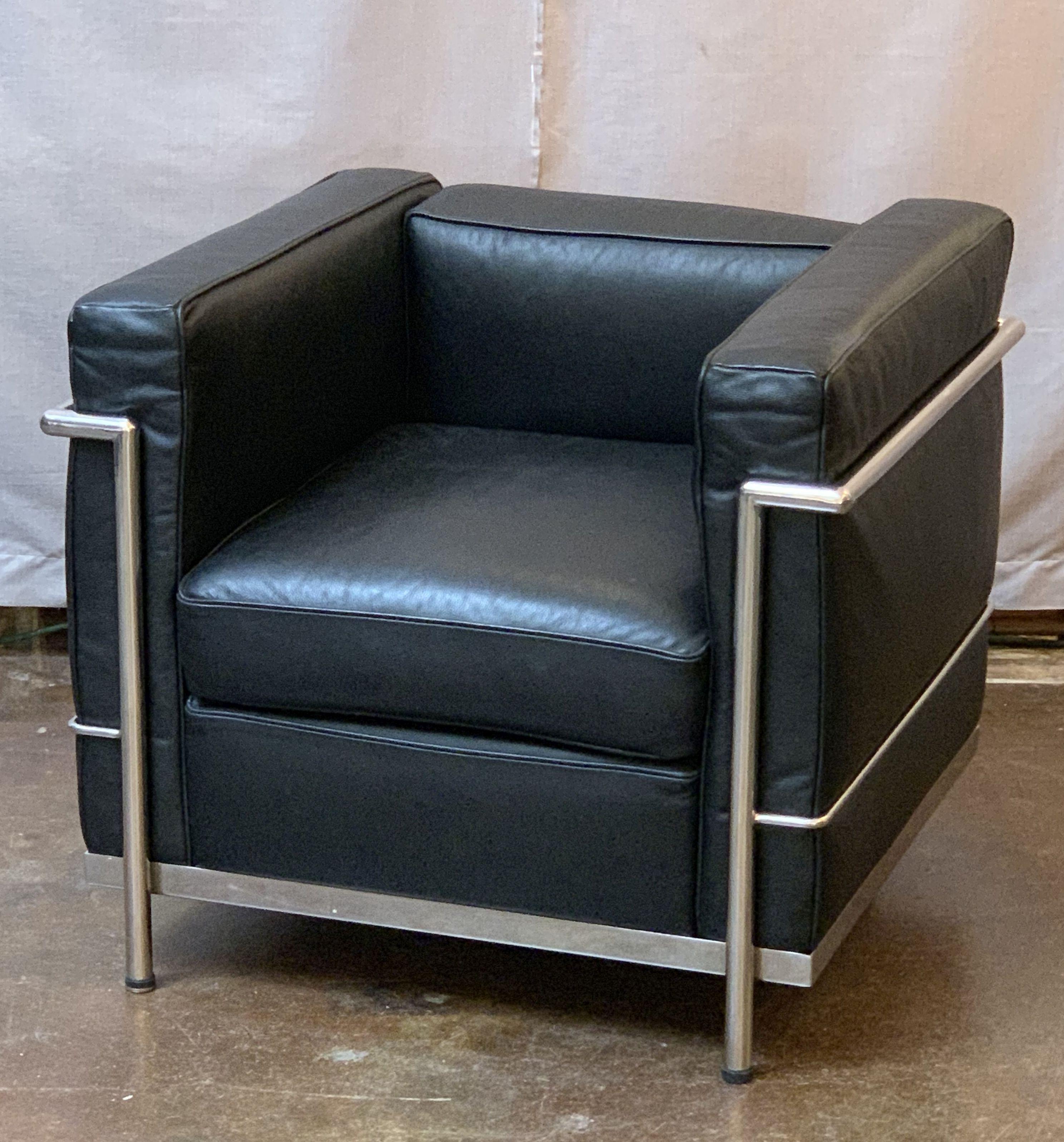 Modern Le Corbusier Style Black Leather and Chrome Chairs