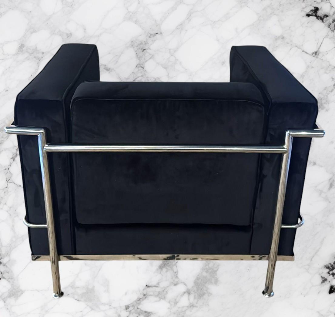 Le Corbusier Style Italian Armchair in Black Velvet with Stainless Steel Frame For Sale 5