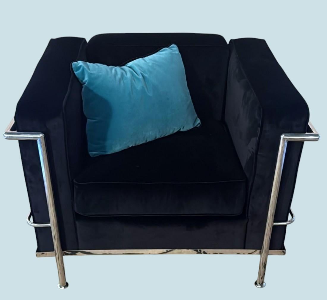 Le Corbusier Style Italian Armchair in Black Velvet with Stainless Steel Frame For Sale 11