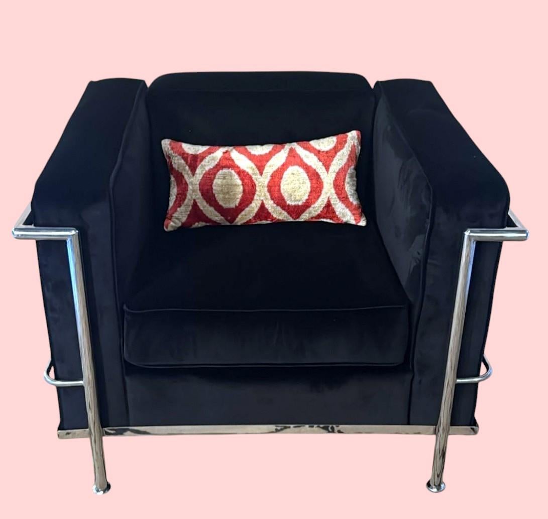 Le Corbusier Style Italian Armchair in Black Velvet with Stainless Steel Frame For Sale 12