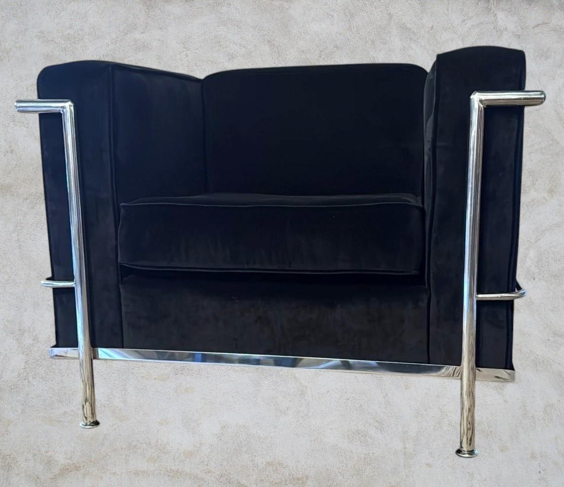 Le Corbusier Style Italian Armchair in Black Velvet with Stainless Steel Frame For Sale 1