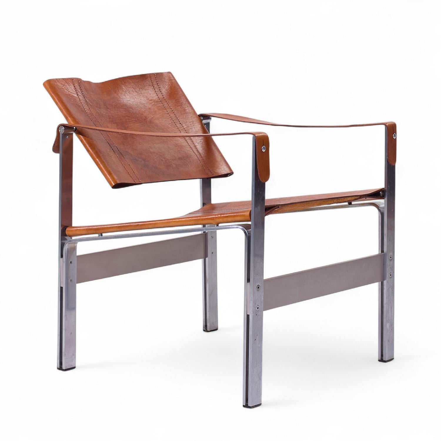 Le Corbusier Style Mid Century Leather and Stainless Steel Sling Lounge Chairs In Good Condition For Sale In Countryside, IL
