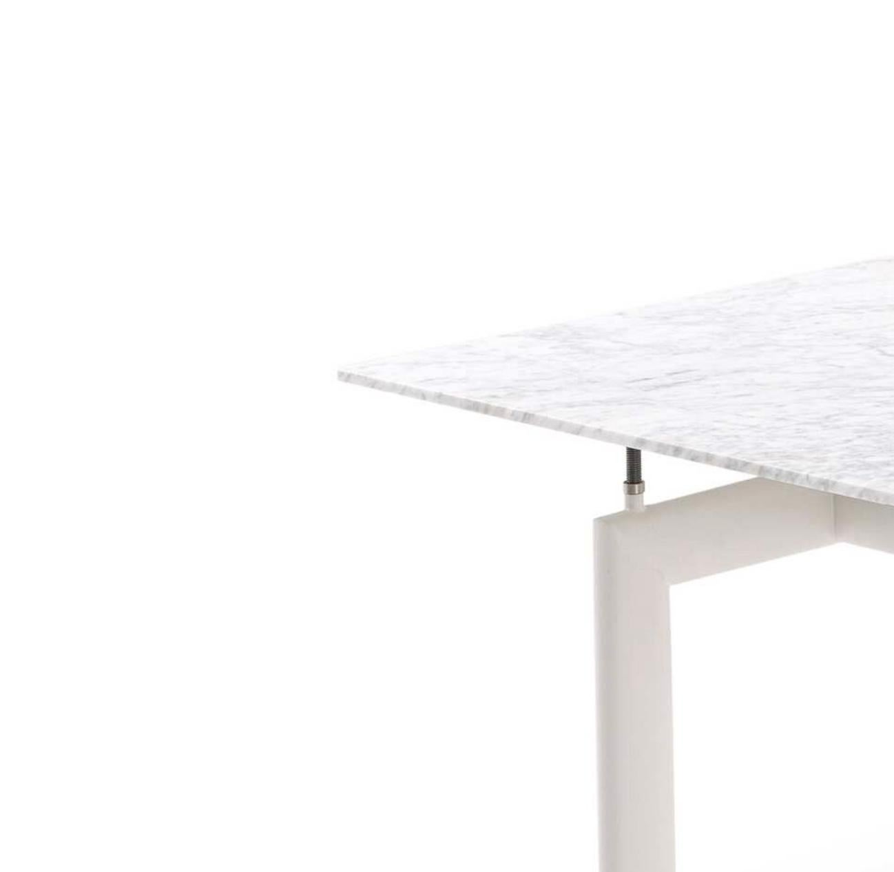 Tavolo da pranzo per esterni Le Corbusier Tube d'Avion per Cassina In condizioni Nuovo in vendita a Barcelona, Barcelona