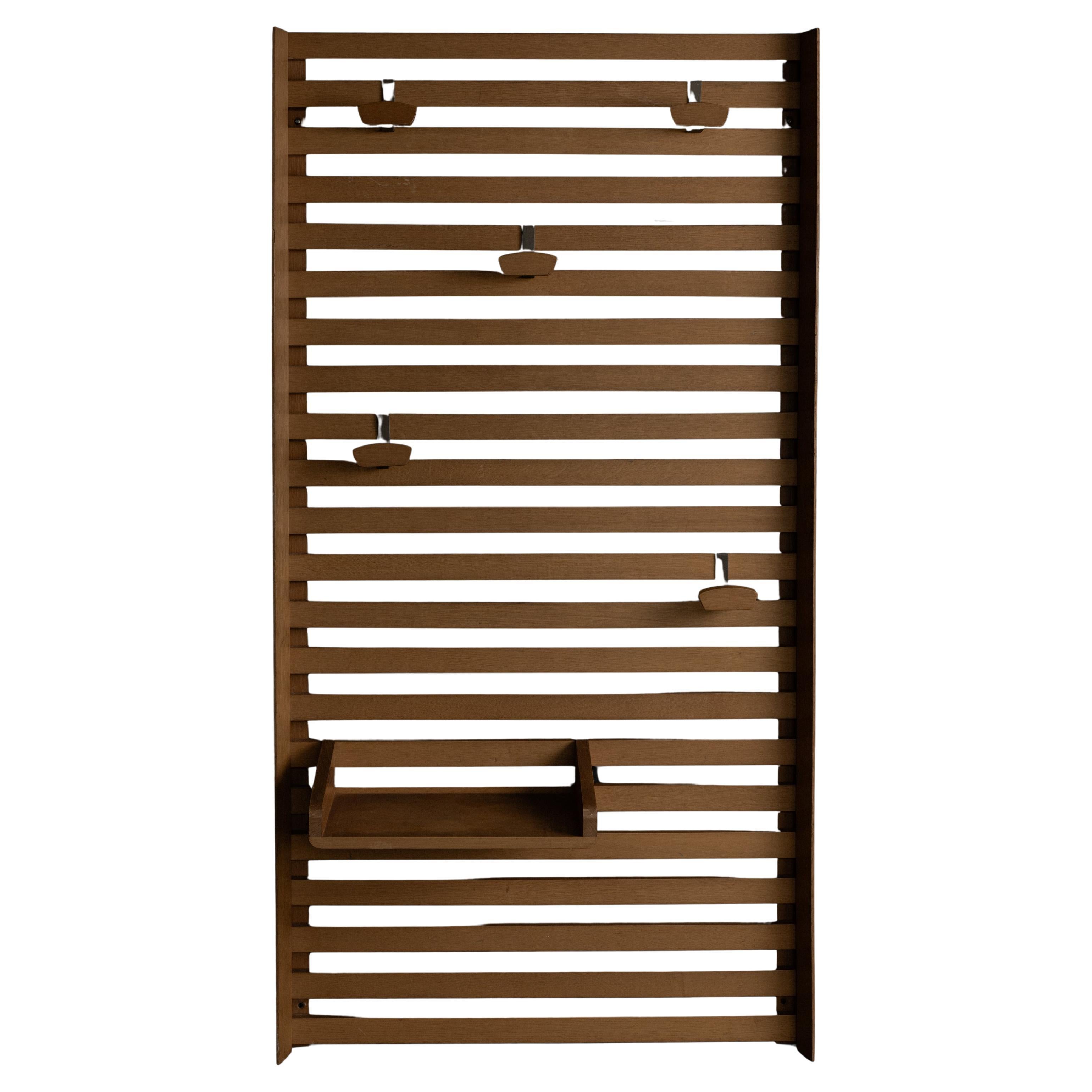 Perchero de pared con estante Le Corbusier, Unité d'Habitation, años 50