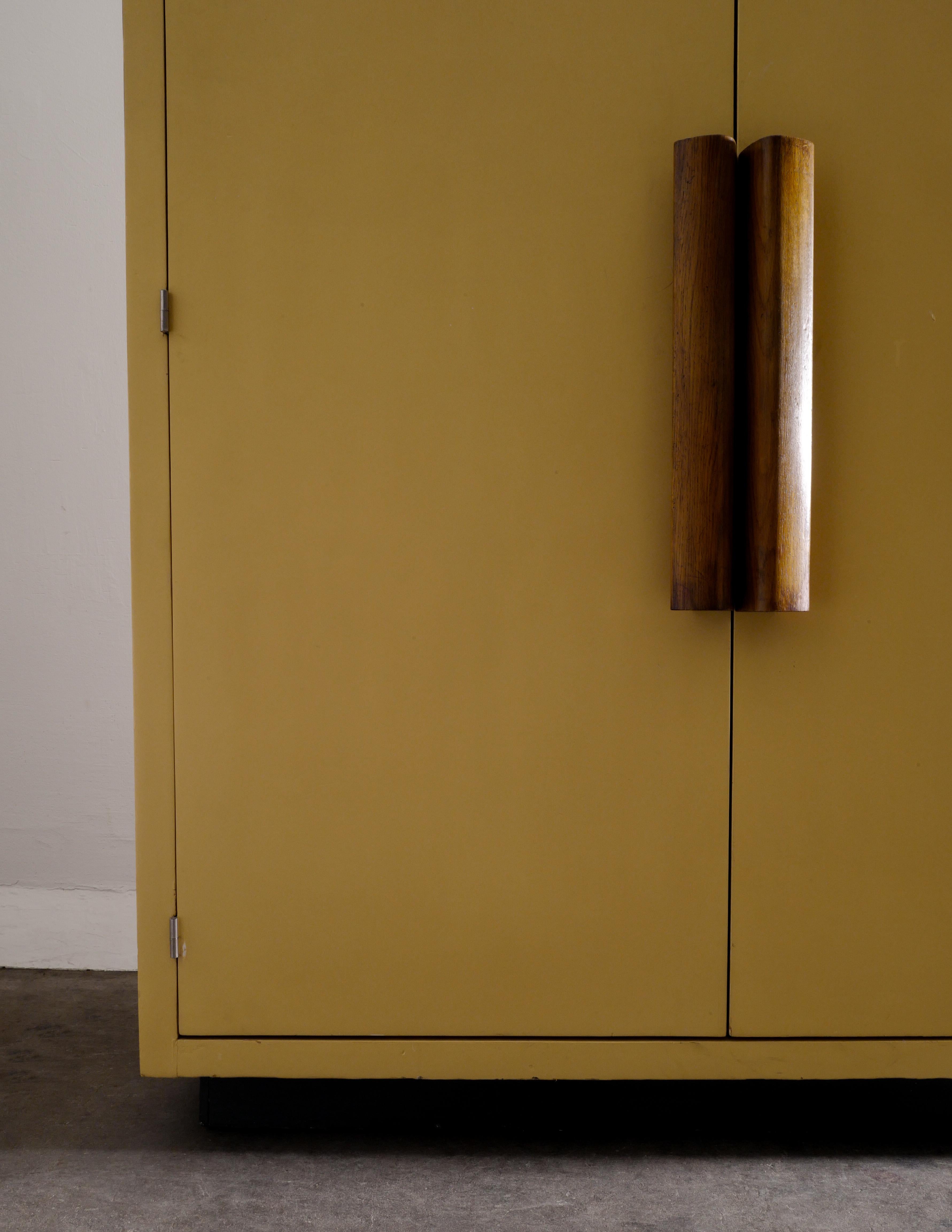 Mid-Century Modern Le Corbusier Wooden Midcentury Dresser / Wardrobe Produced in Marseille, 1949 For Sale