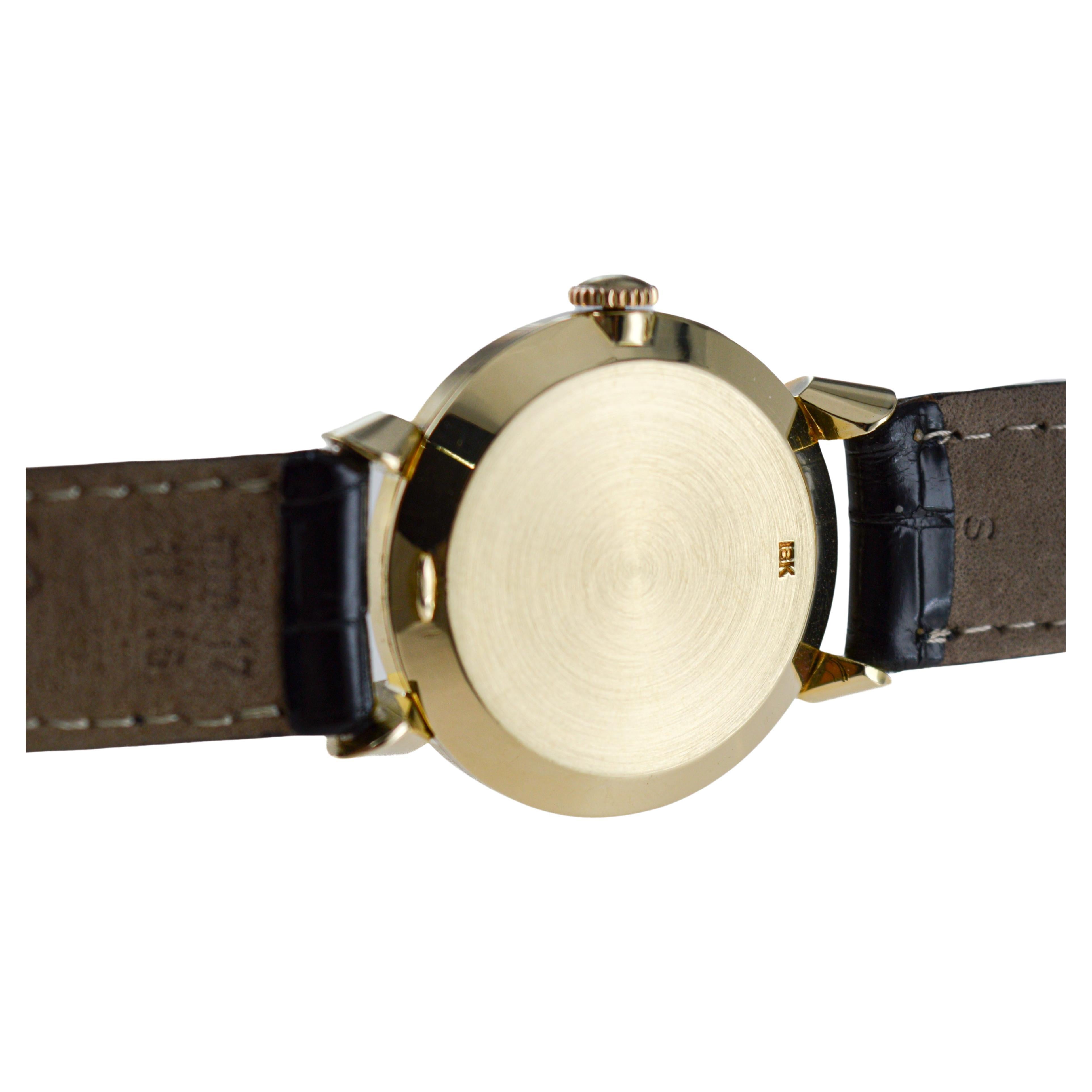 Le Coultre 18Kt Solid Gold Round Art Deco Watch in a Modernist Style 1950's For Sale 7