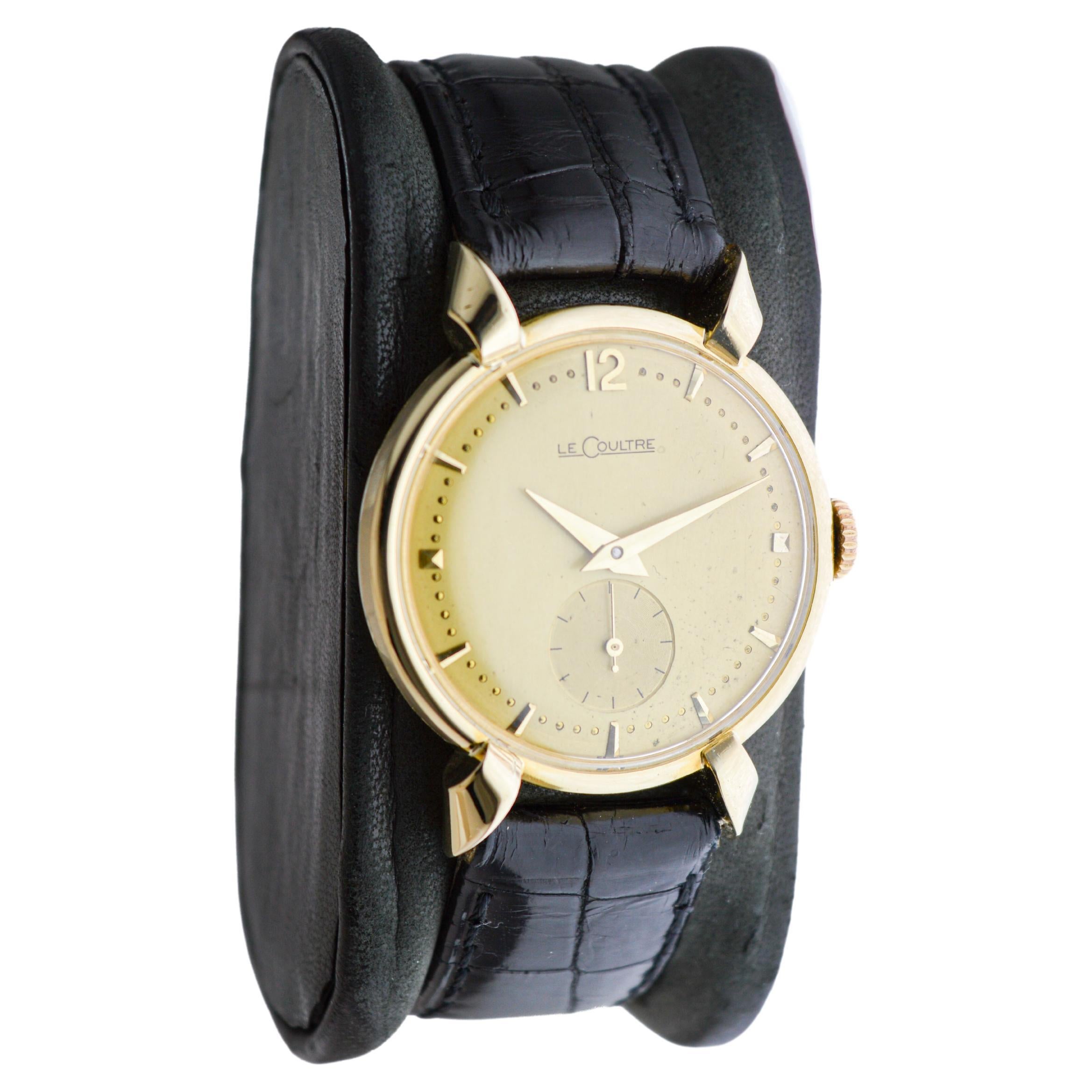 Le Coultre 18Kt Solid Gold Round Art Deco Watch in a Modernist Style 1950's In Excellent Condition For Sale In Long Beach, CA