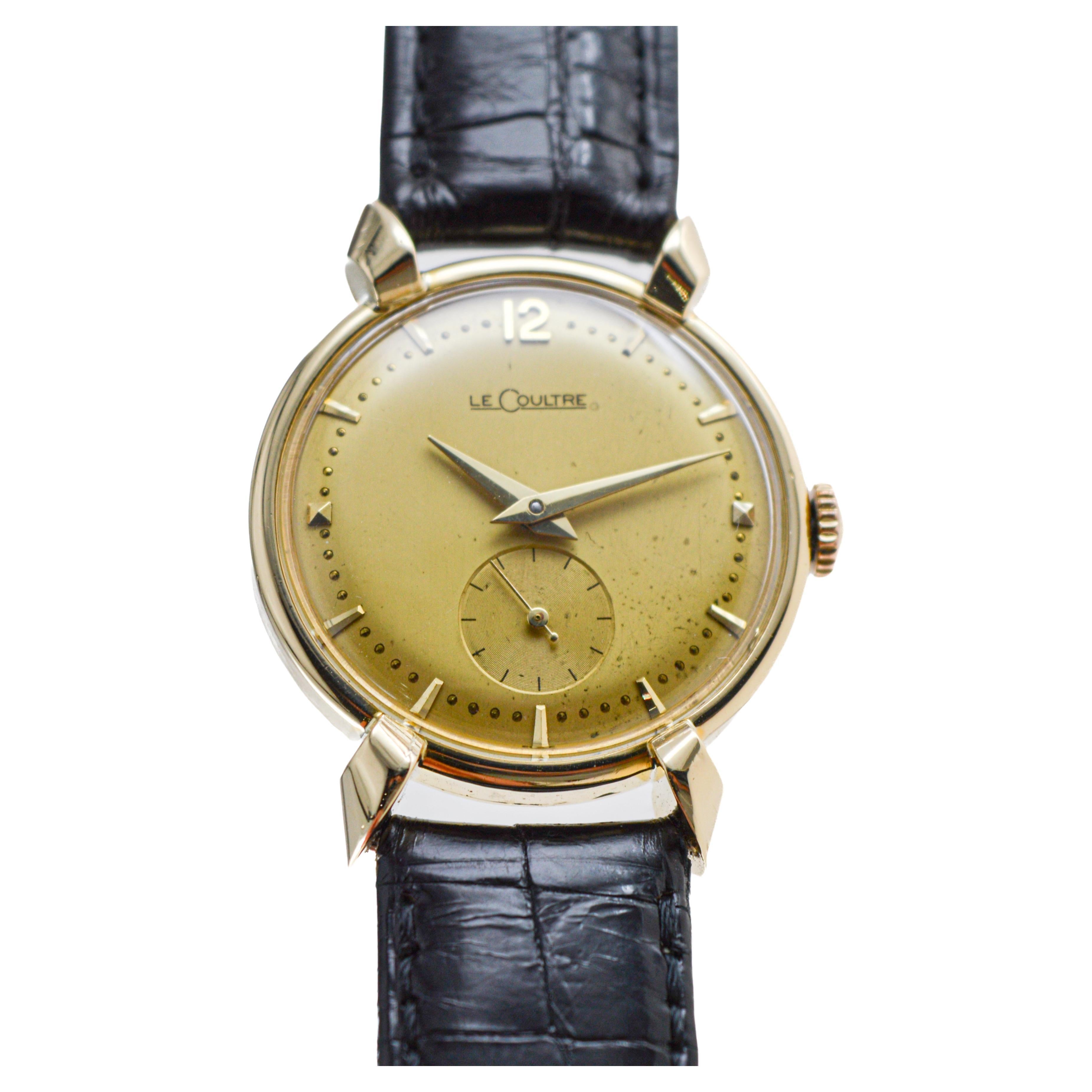 Le Coultre 18Kt Solid Gold Round Art Deco Watch in a Modernist Style 1950's For Sale 2