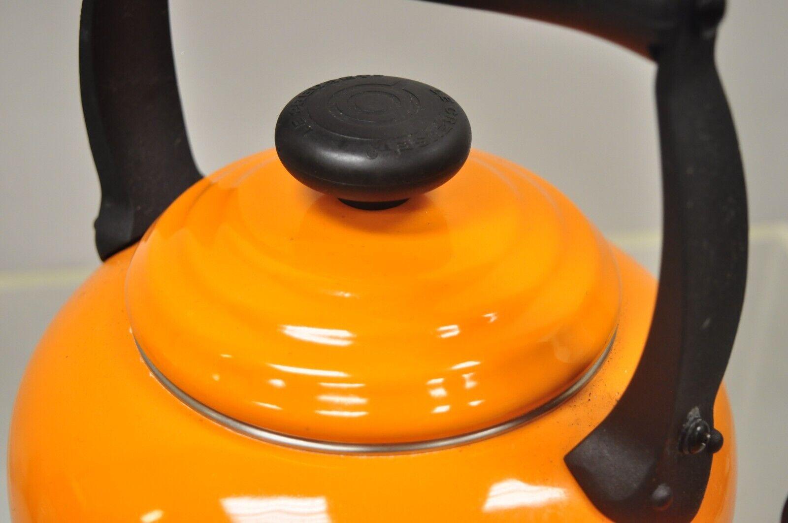 Modern Le Creuset France Orange 2.2 Qt 2.1 Liter Tea Pot