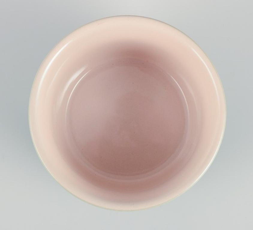 Français Le Creuset, France. Trois plats à tarte en grès vert avec finition glacée à la main. en vente