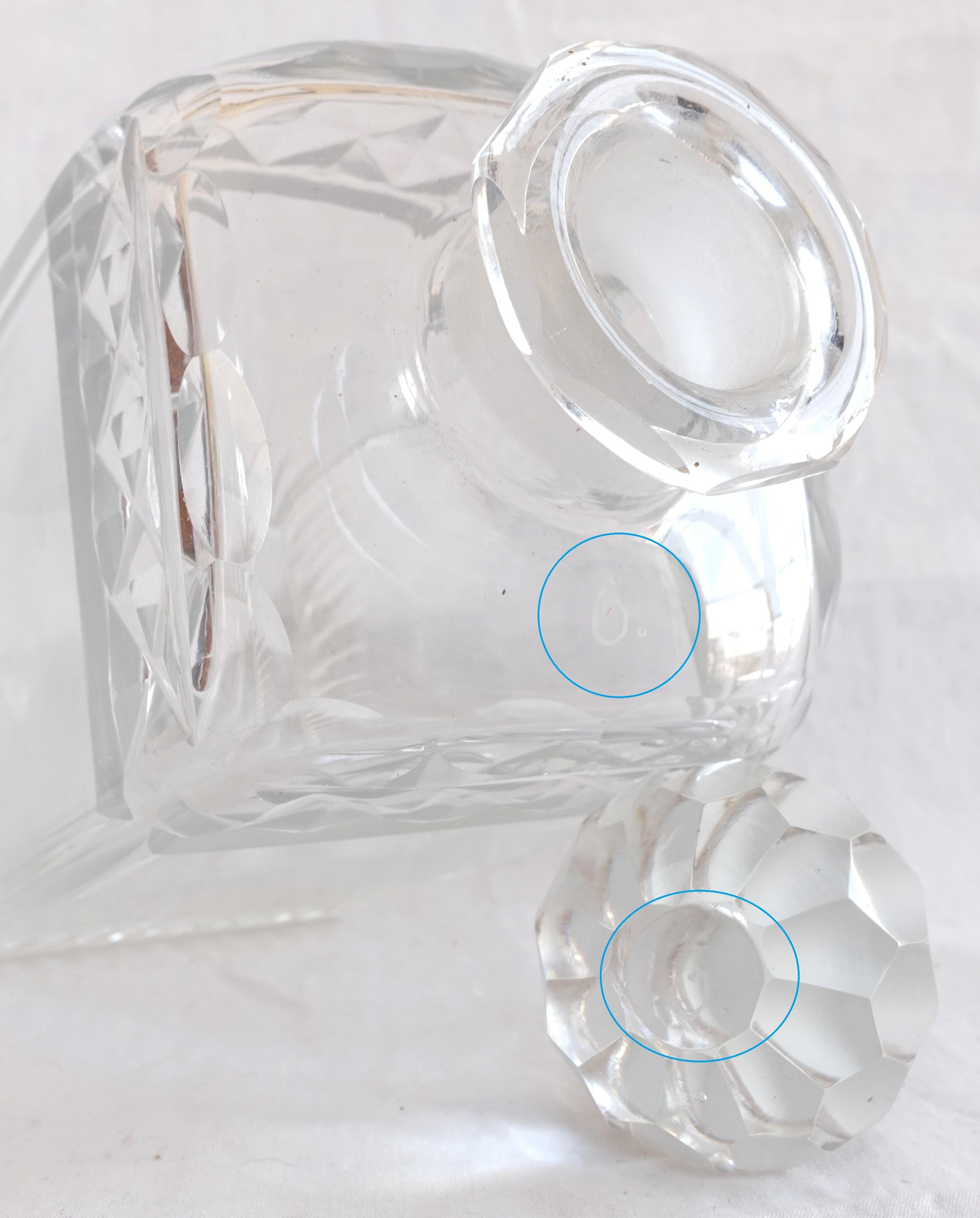 Cristal Coffret à liqueurs en cristal Le Creusot - 6 bouteilles dans le coffret - 19e siècle - vers 1815 en vente
