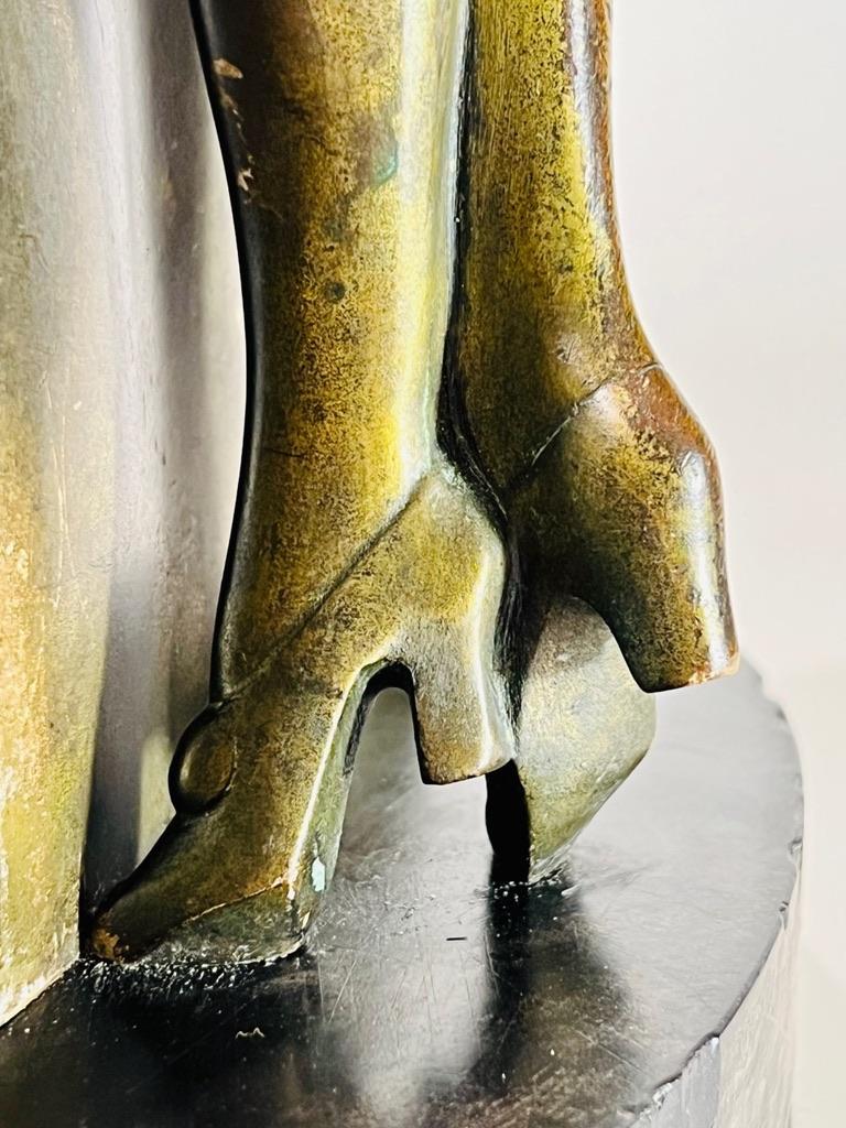 Style international Le Faguays bronze Art Déco Perroquet et Columbine signé en vente