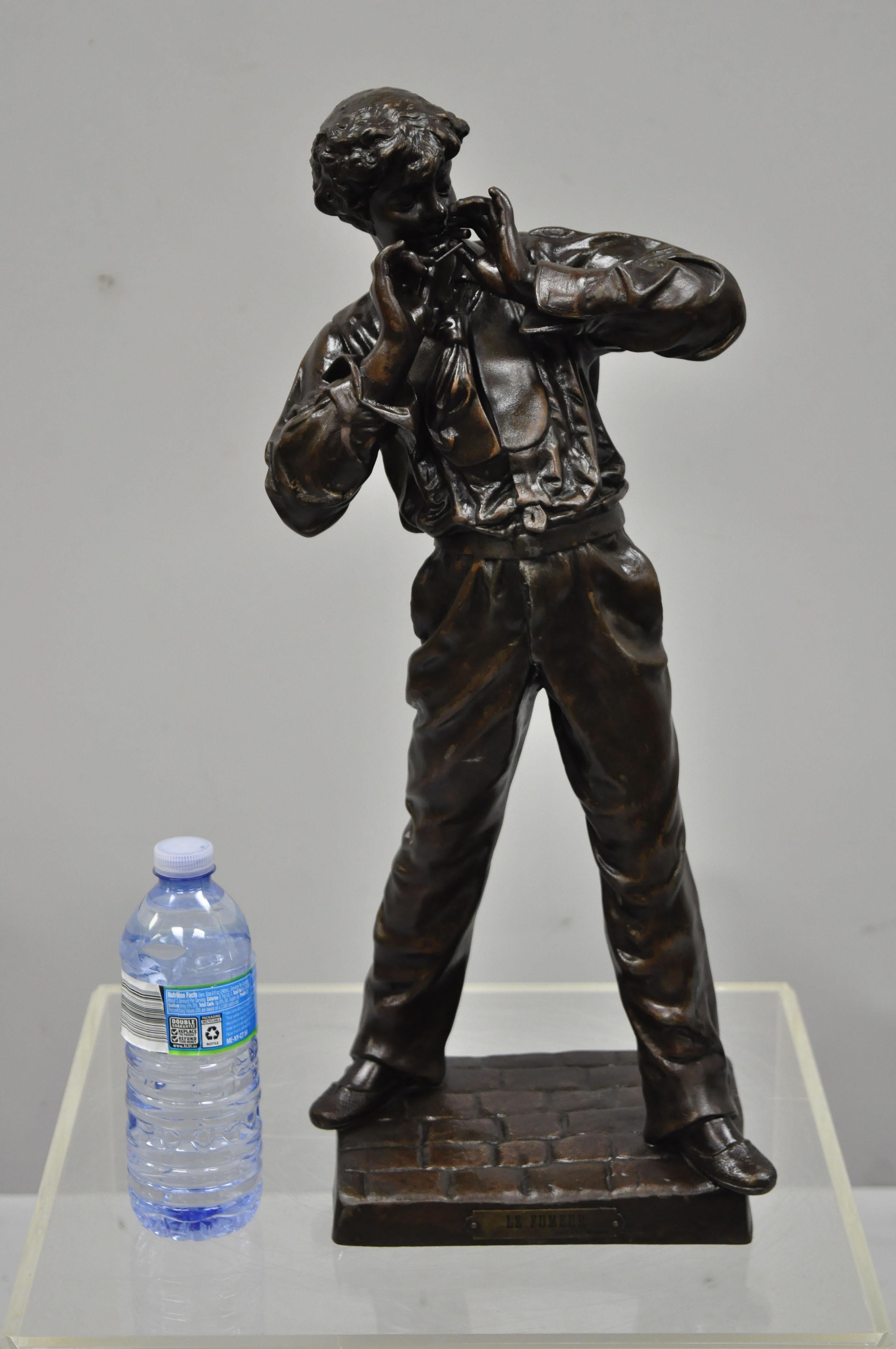 Le Fumeur Statue en terre cuite française Sculpture d'un jeune homme fumant par Charles Masse en vente 5