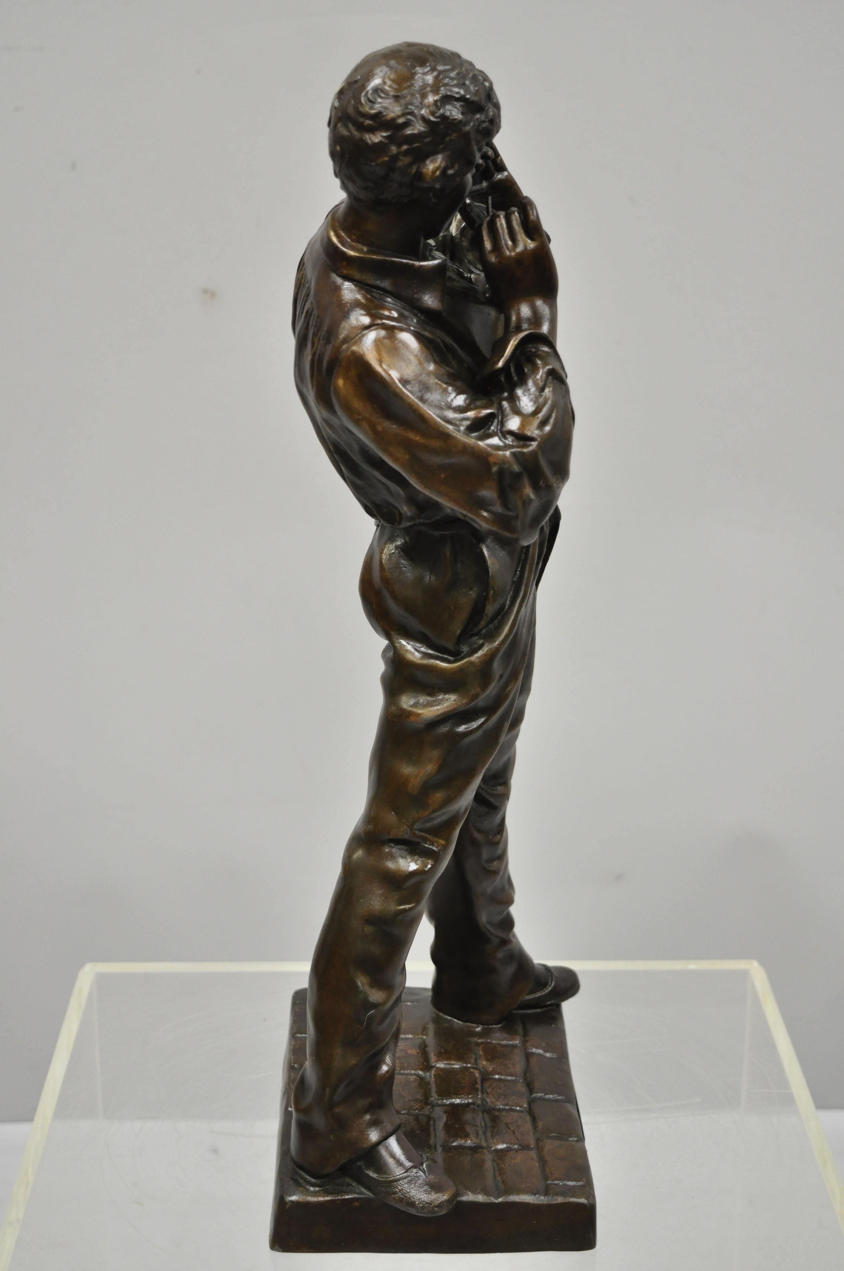 Zinc brut Le Fumeur Statue en terre cuite française Sculpture d'un jeune homme fumant par Charles Masse en vente