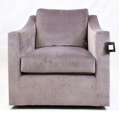 Le Jeune Upholstery Lacey Swivel Lounge Chair Ausstellungsraum Modell