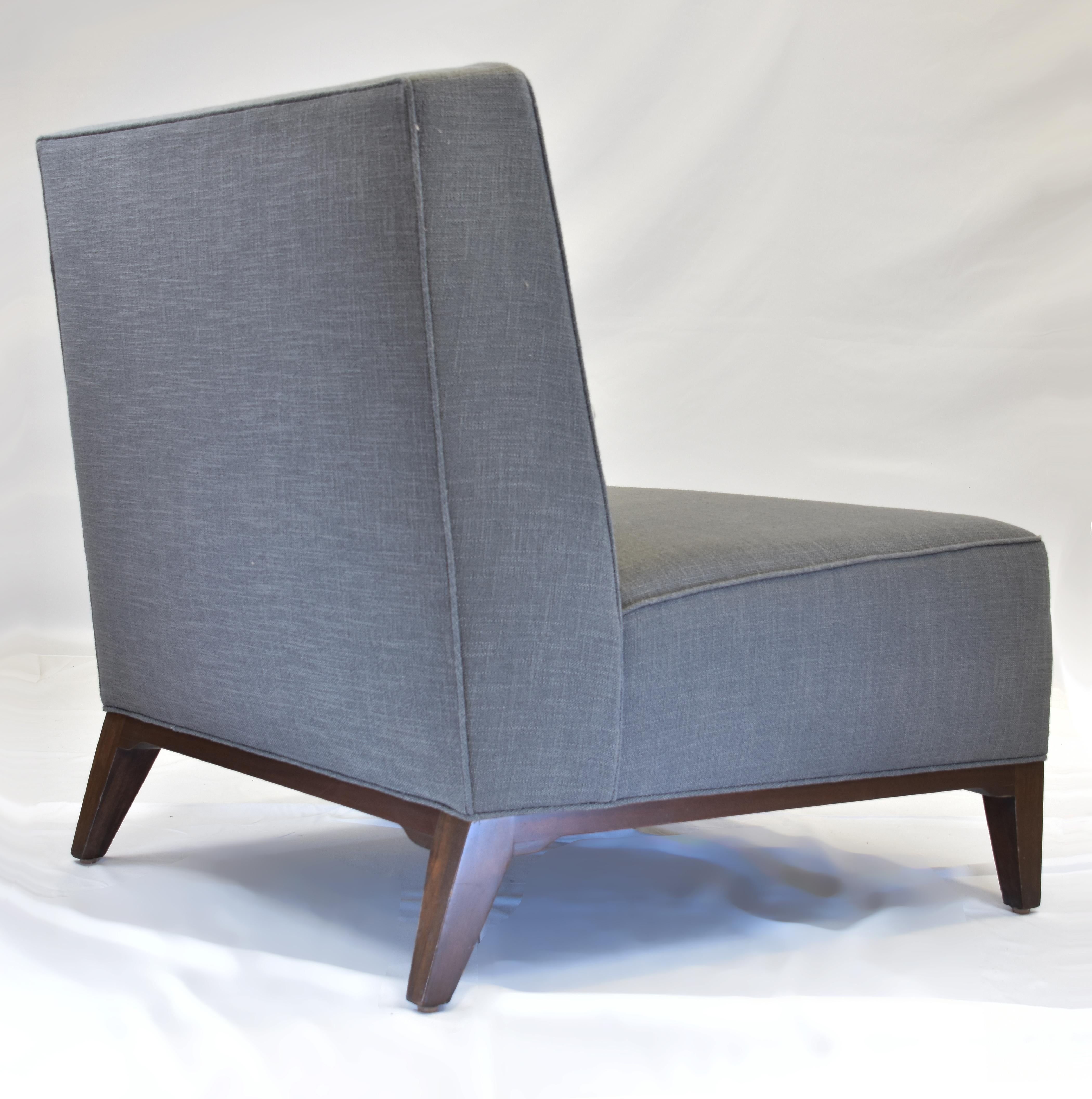 Le Jeune gepolsterter Loft-Sessel ohne Armlehne, Showroom-Modell (Stoff) im Angebot