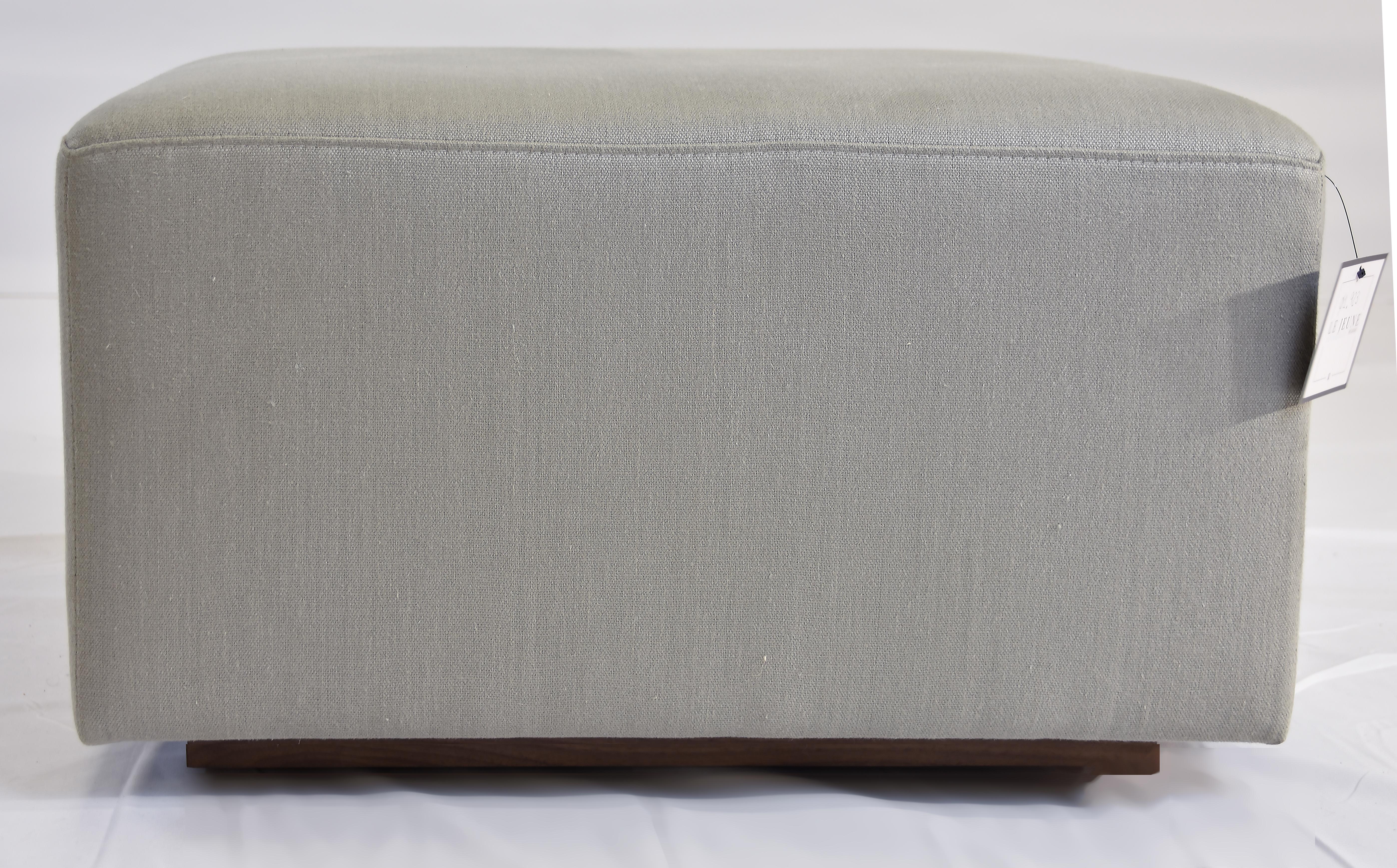 Le Jeune Upholstery Pietro Ottoman Showroom Model In Good Condition For Sale In Miami, FL