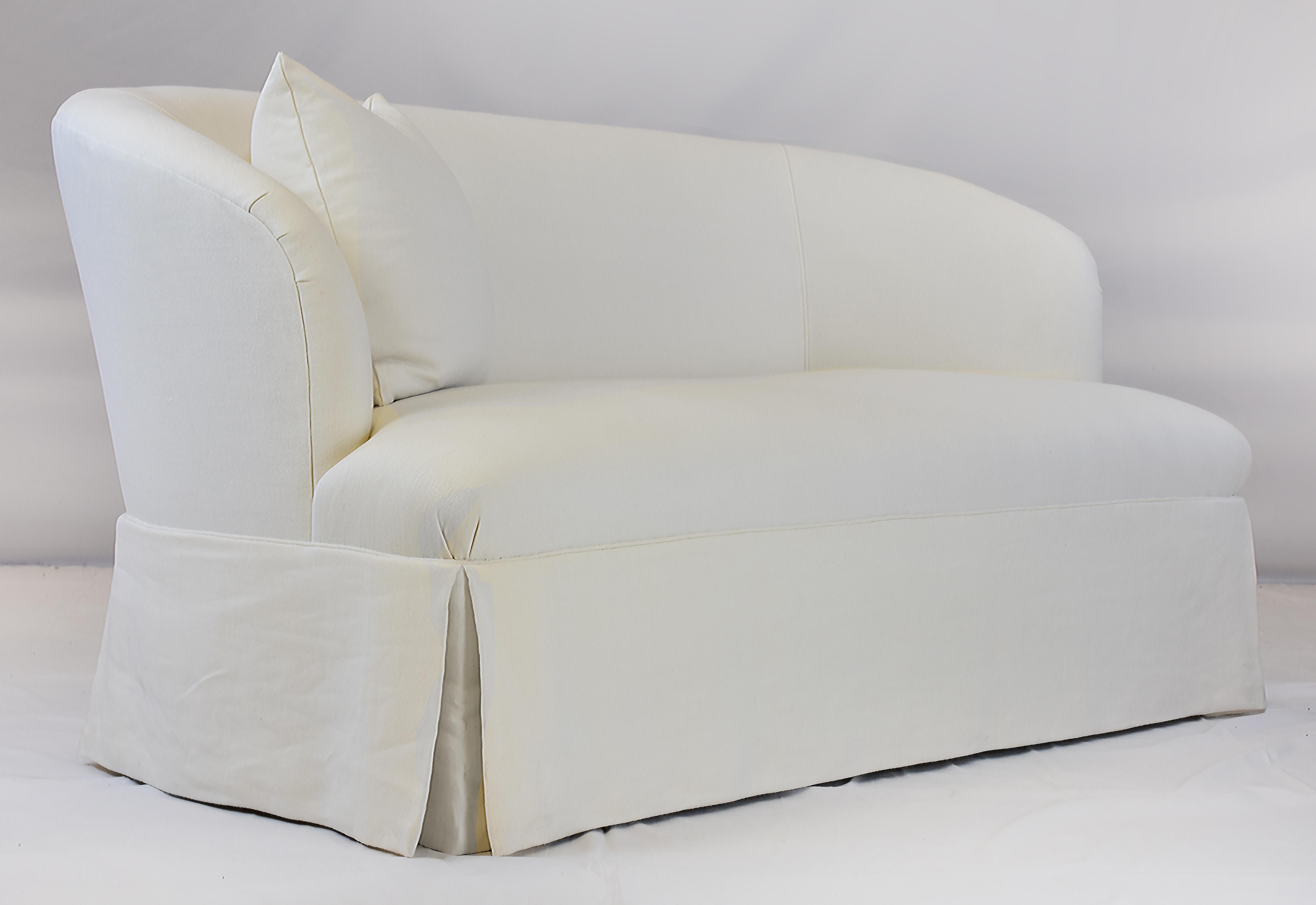 Le Jeune Upholstery St Tropez 2-Seat Sofa Showroom Model In Good Condition For Sale In Miami, FL