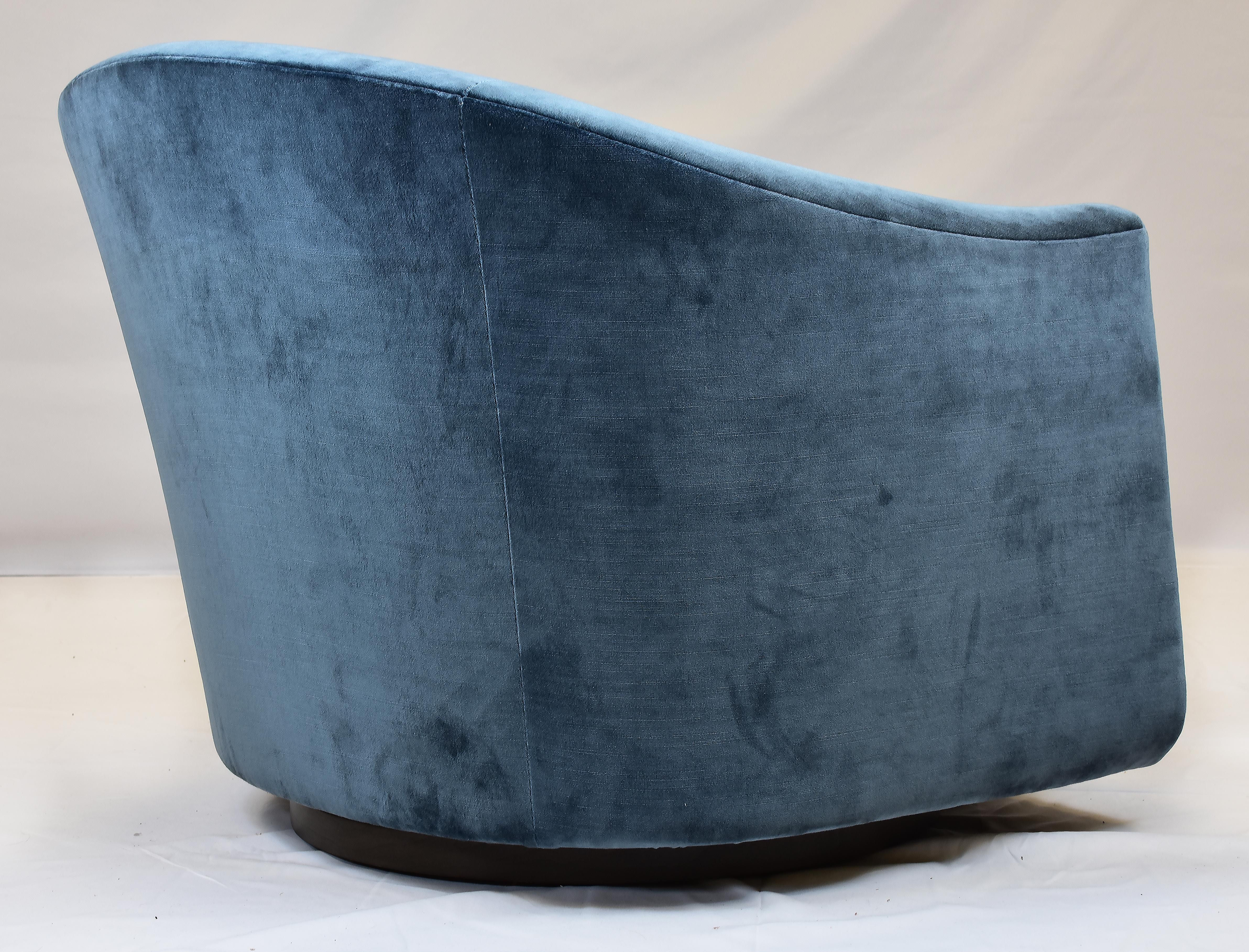 Contemporary Le Jeune Upholstery Taverna Swivel Barrel Chair Showroom Model For Sale