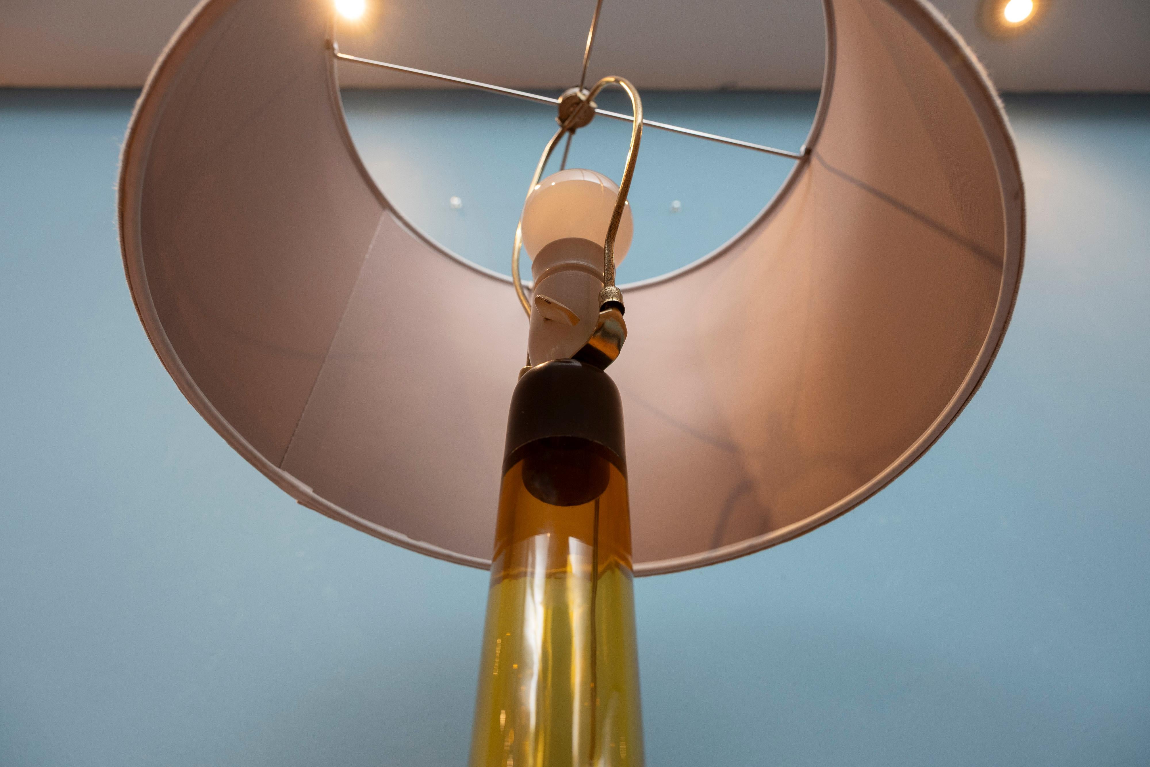 Fine XX secolo Lampada in vetro ambrato Le Klint, Model 323 Danimarca in vendita