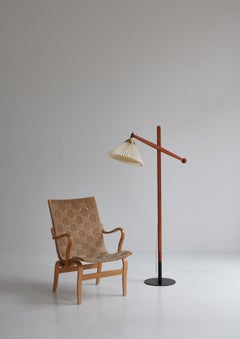 Le Klint Floor Lamp by Vilhelm Wohlert, Pitch Pine & Brass, Model 325, 1960s