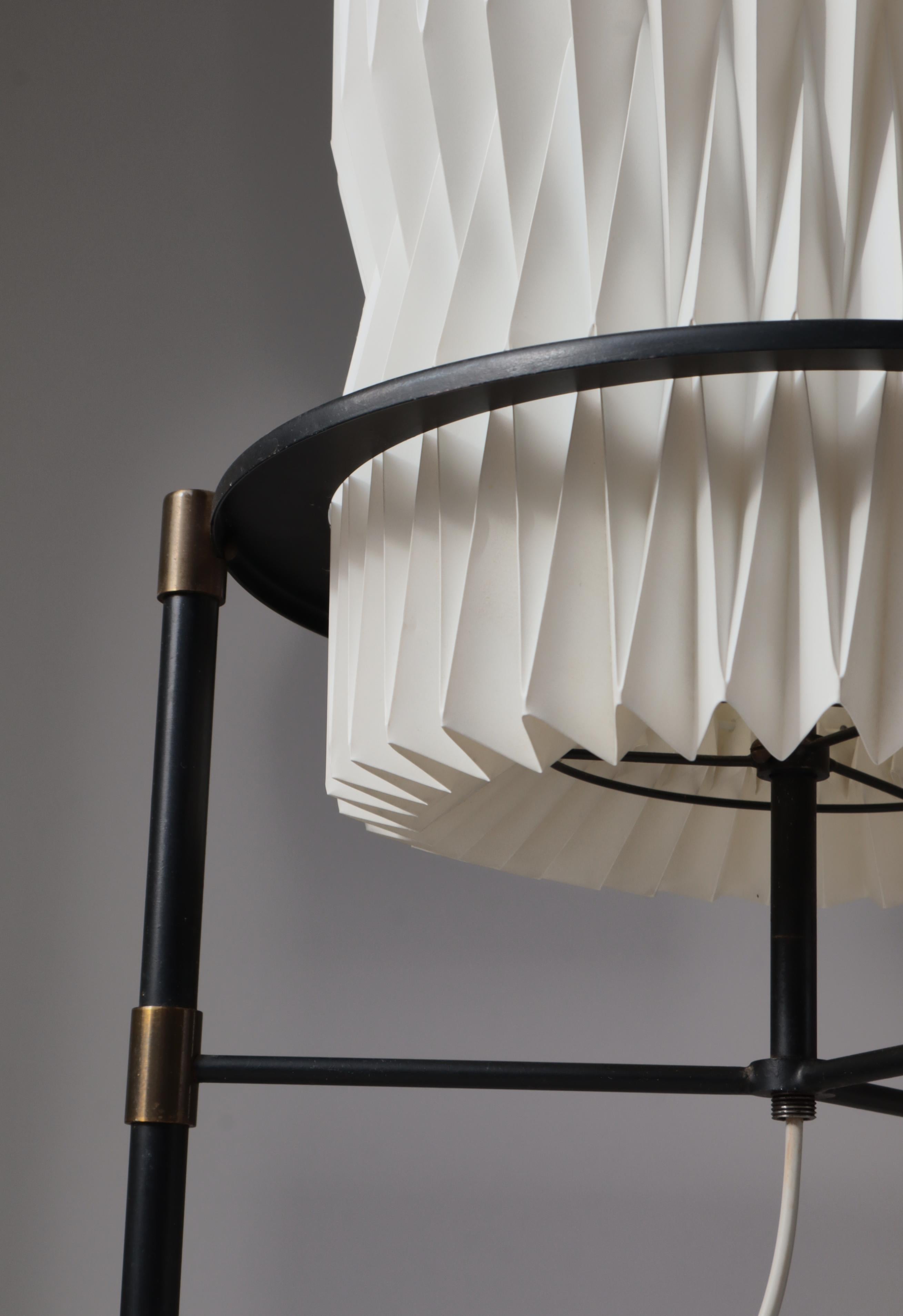 Le Klint Floor Lamps in Brass & Iron Tove & Edvard Kindt-Larsen, 1960s, Denmark For Sale 3