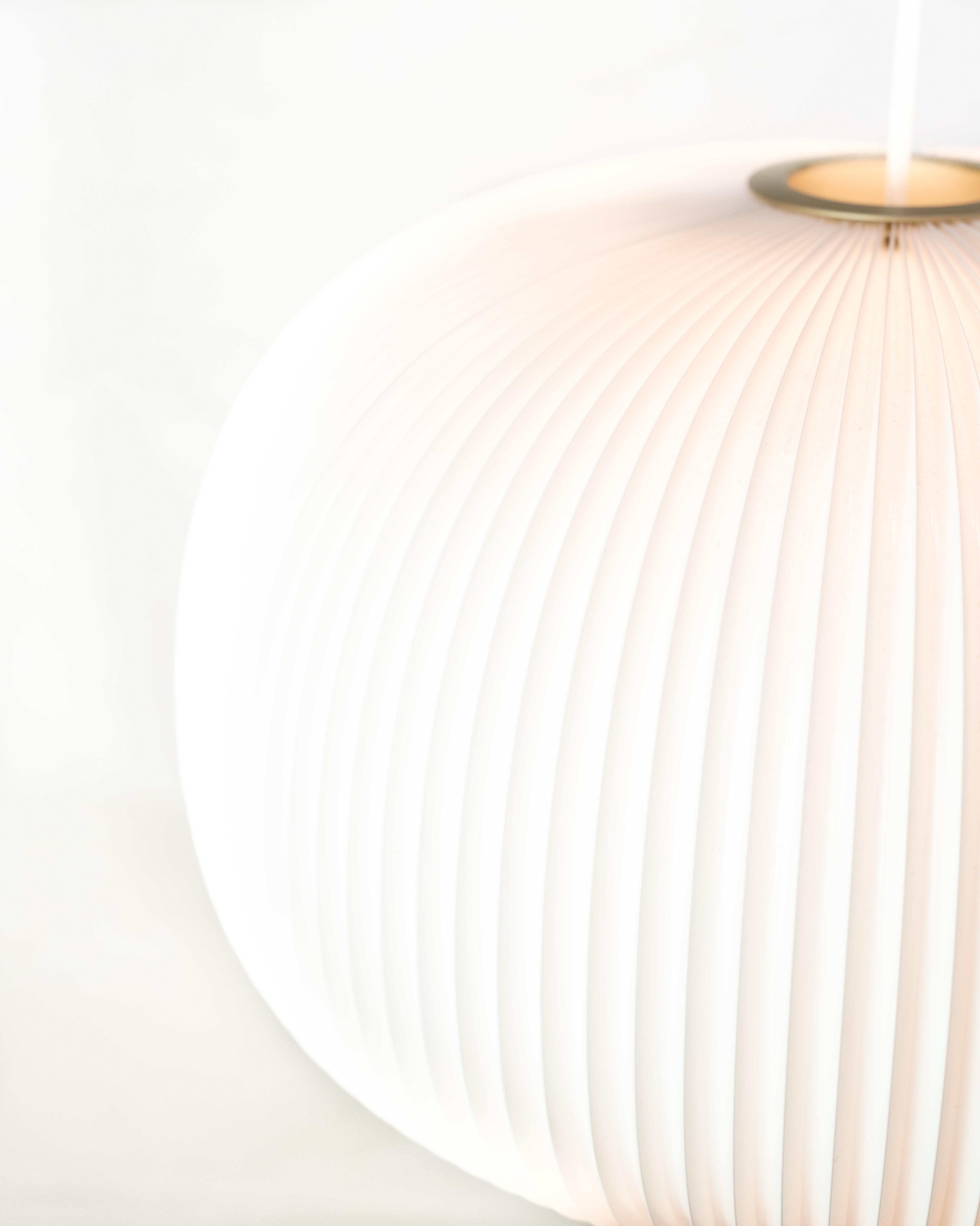 Ciondolo Le Klint Lamella  Modello 1-132 in plastica bianca di Takagi & Homstvedt in vendita 2