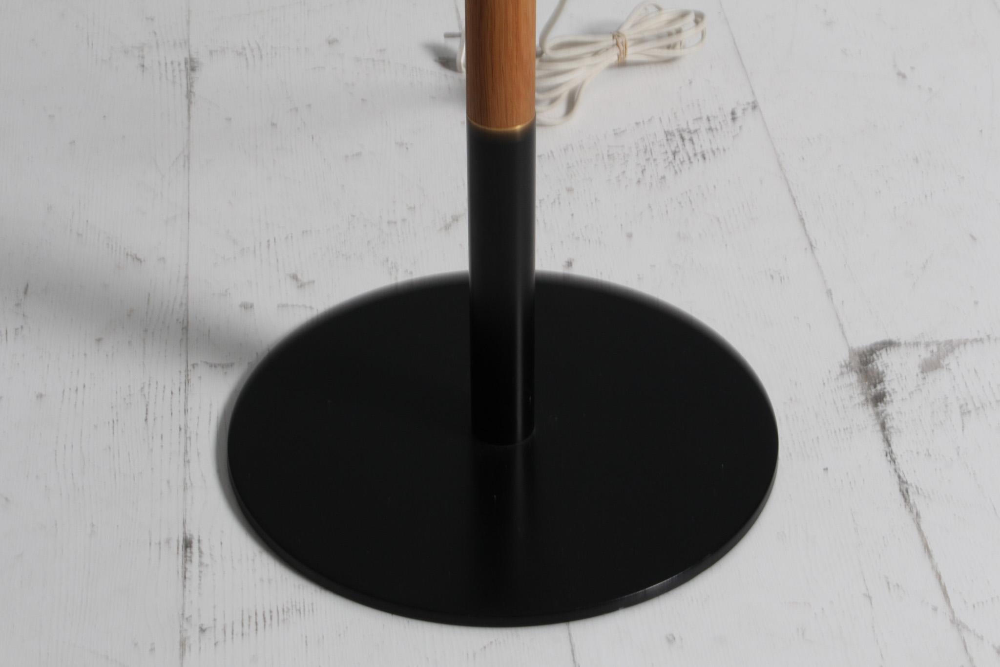 Mid-20th Century Le Klint Oak Floor Lamp Model 325, Made in Denmark by Vilhelm Wohlert