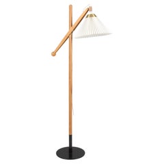 Le Klint Oak Floor Lamp Model 325, Made in Denmark by Vilhelm Wohlert